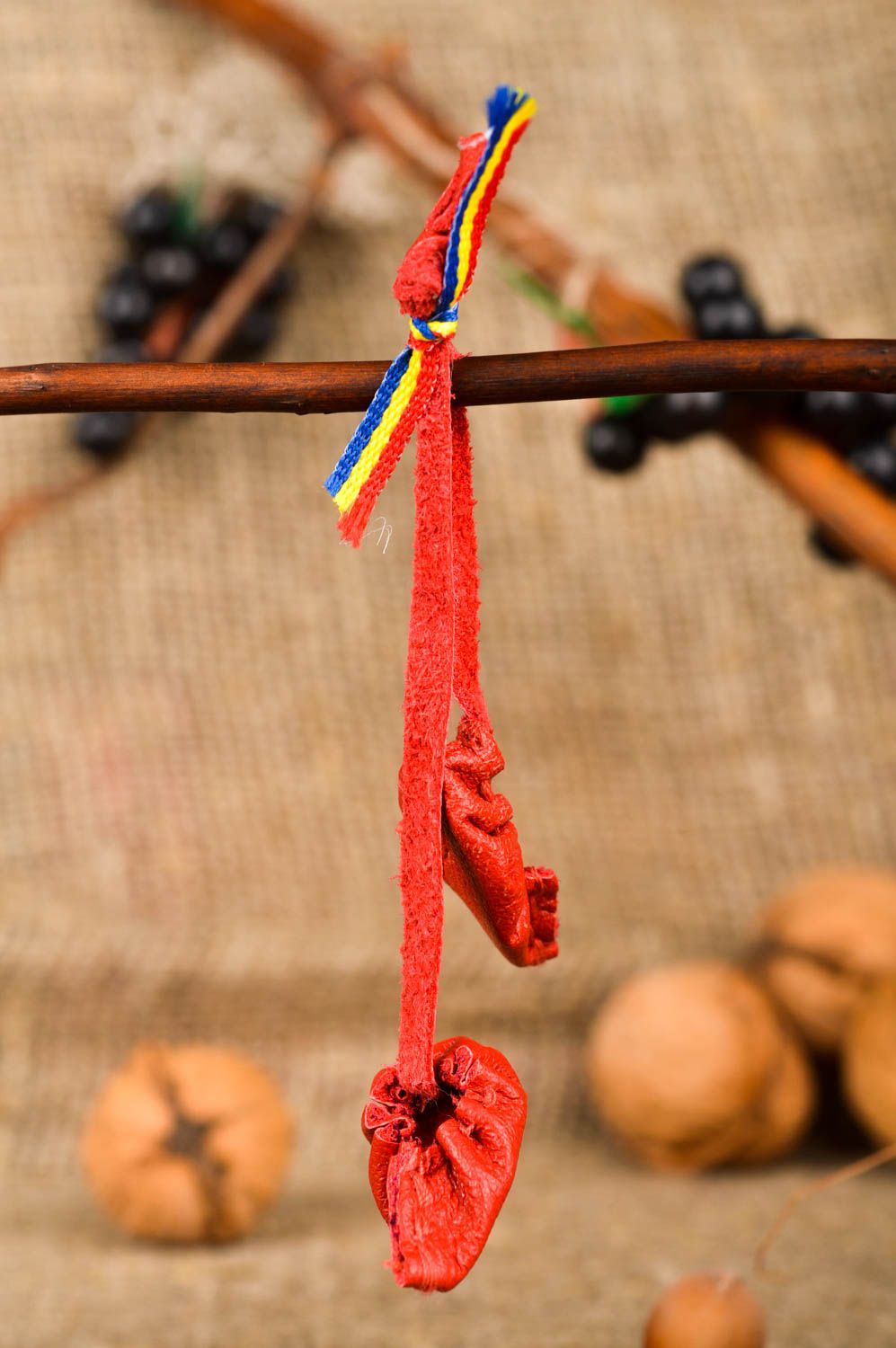 Llavero de cuero artesanal regalo original para amigo accesorio decorativo rojo foto 1