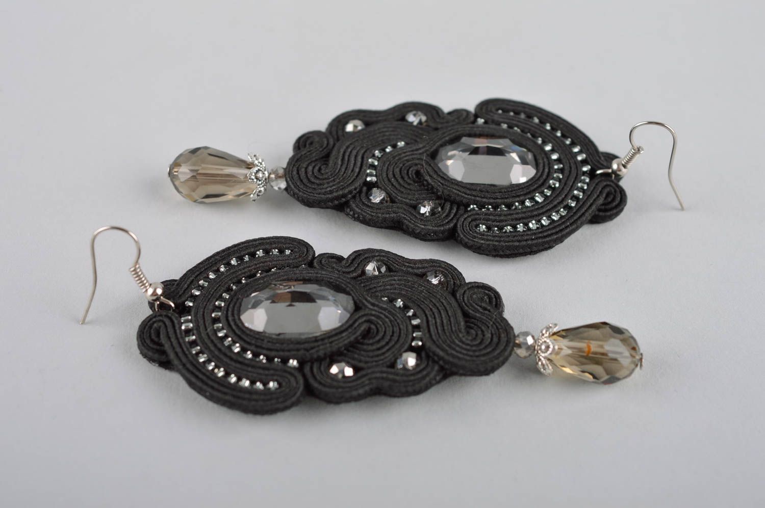 Handgefertigte Soutache Ohrringe lange Ohrhänger Accessoire für Frauen foto 5