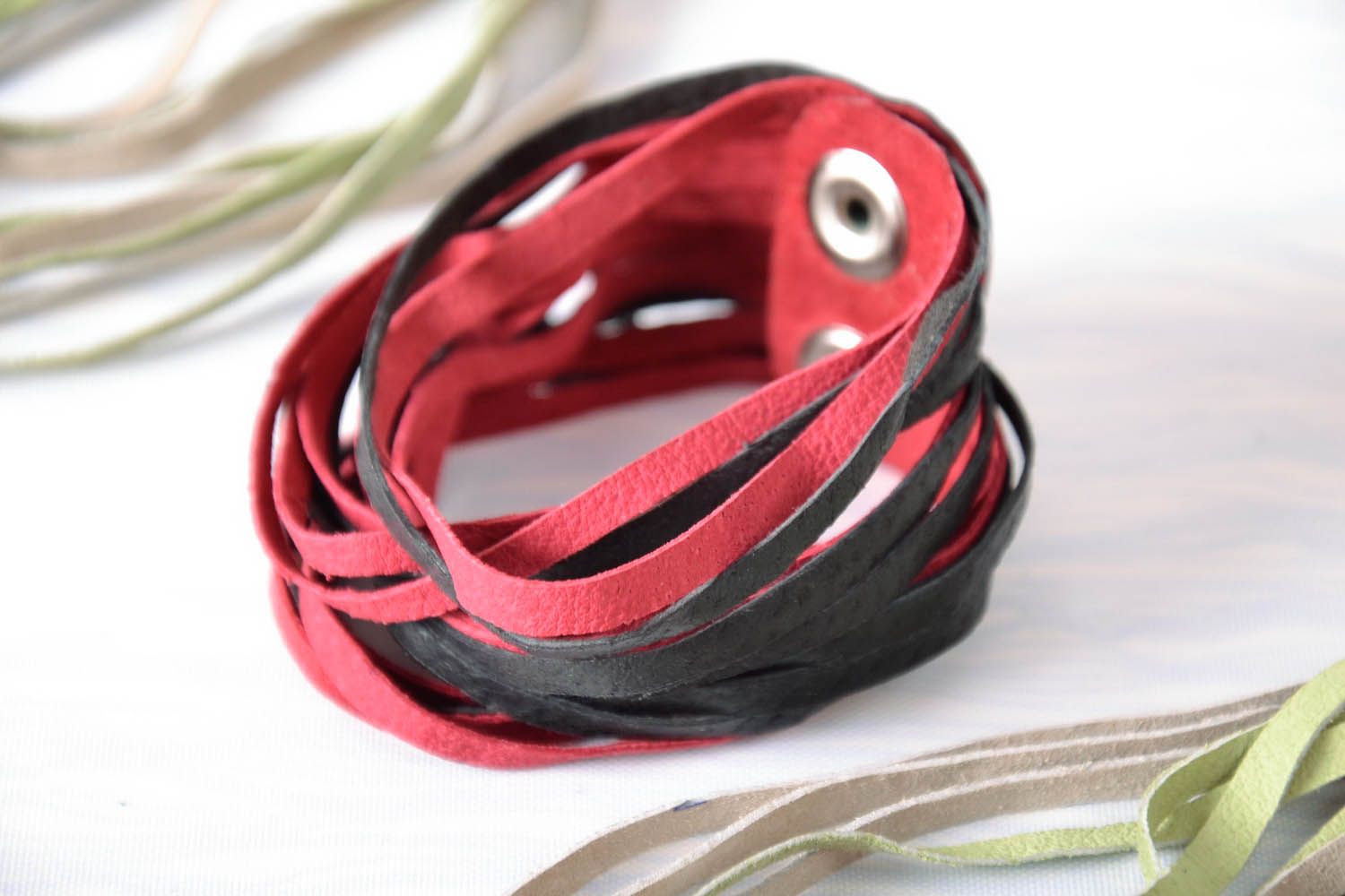 Black and red leather bracelet photo 1