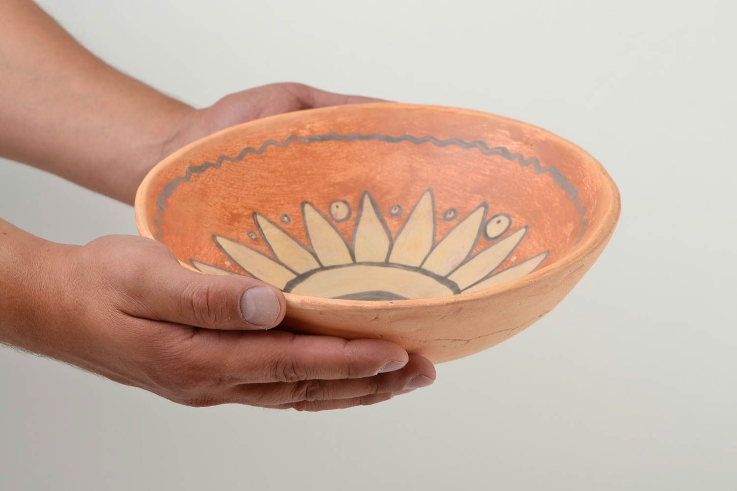 Керамическая тарелка ручной работы глиняная посуда расписная тарелка Солнце фото 2