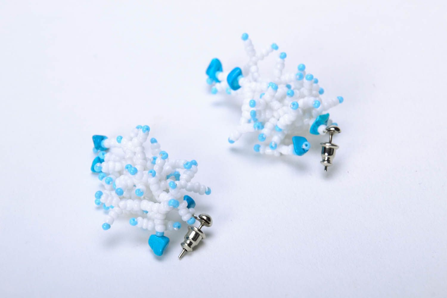 Beaded earrings White pearls photo 2