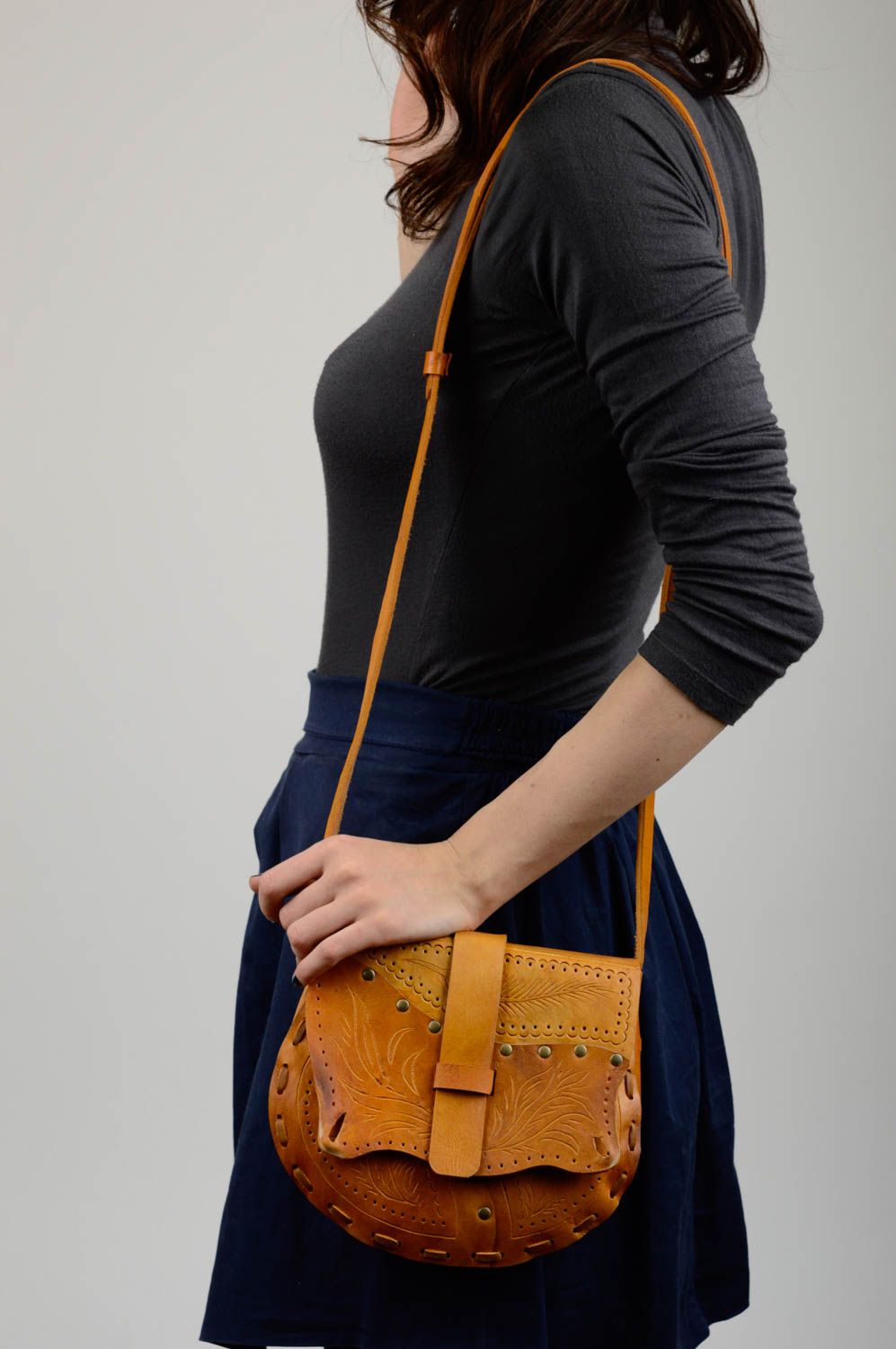 Leder Damentasche Tasche handgemacht effektvolle Damen Umhängetasche in Braun foto 2