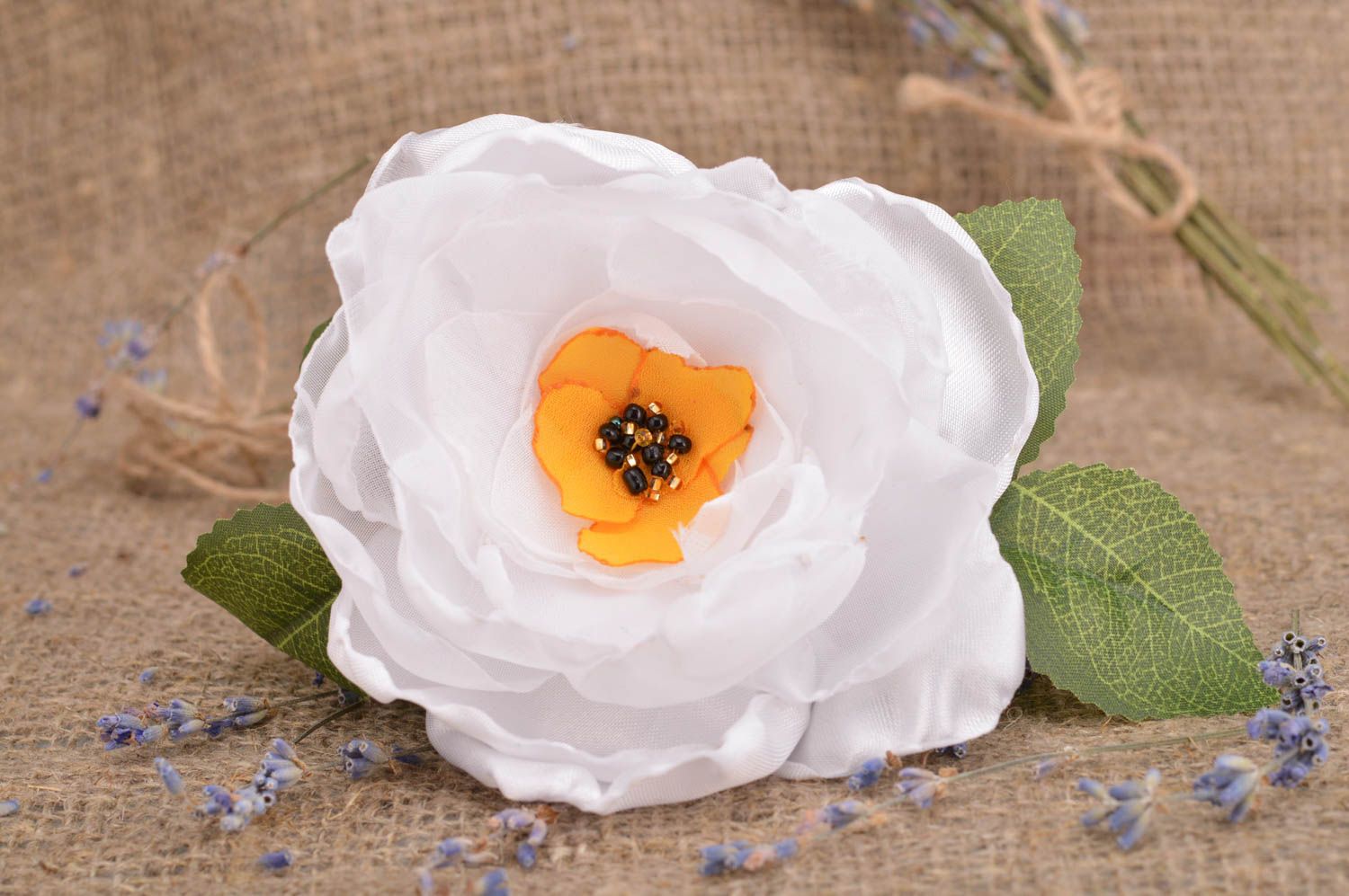 Заколка для волос из атласа в виде цветка чайной розы большая ручной работы фото 1