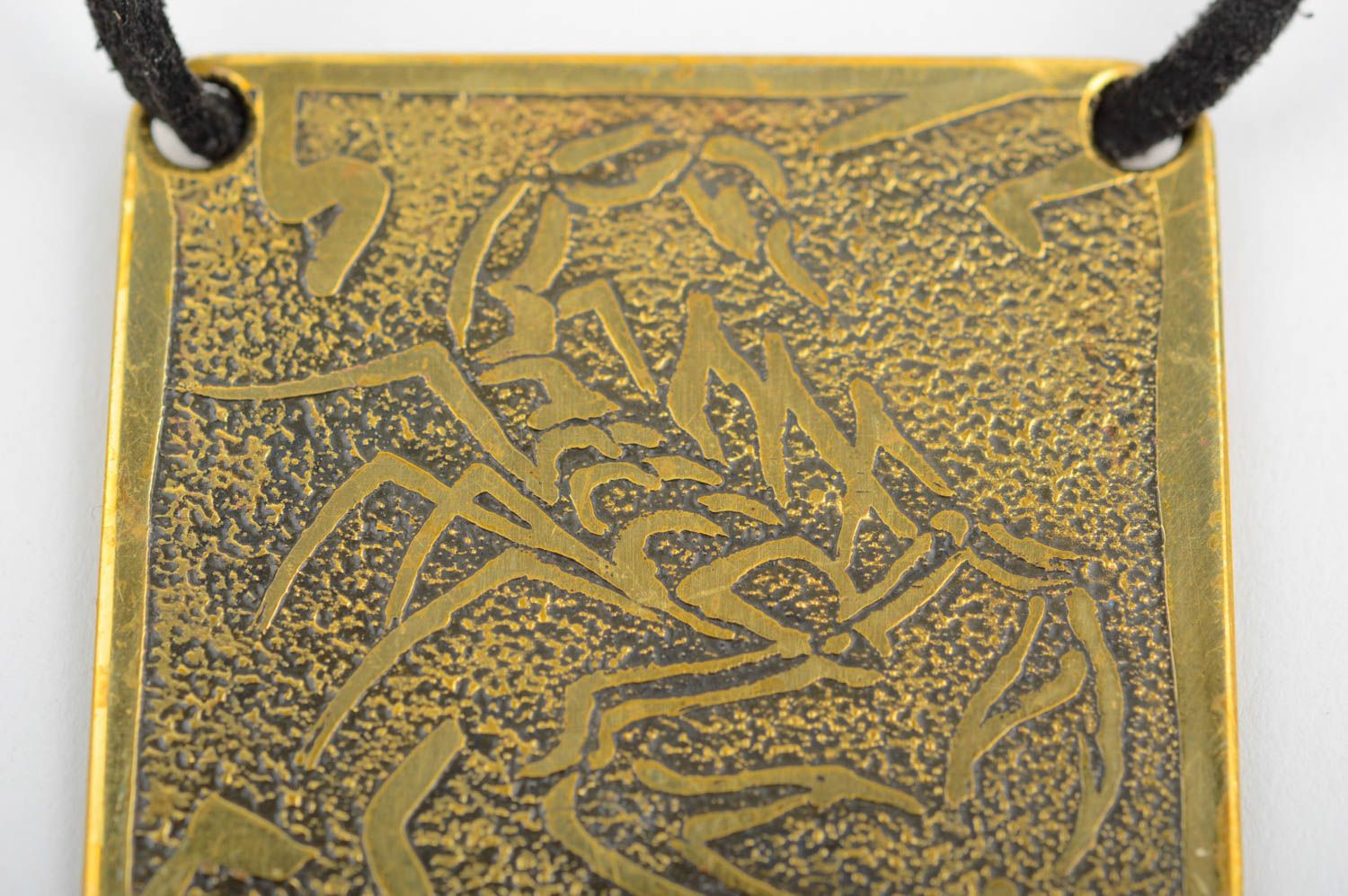Бижутерия из металла ручной работы украшение из латуни подвеска на шею фото 4