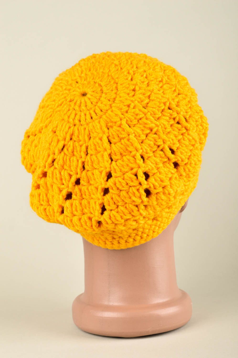 Béret pour fille Bonnet jaune fait main tricoté au crochet Vêtement enfant photo 3