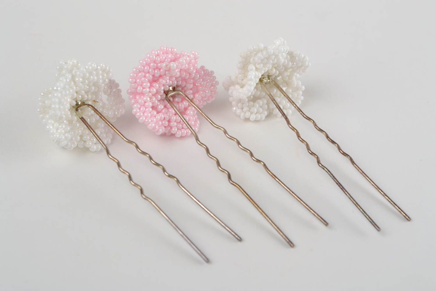 Set of 3 handmade designer beaded flower hairpins of light color photo 5