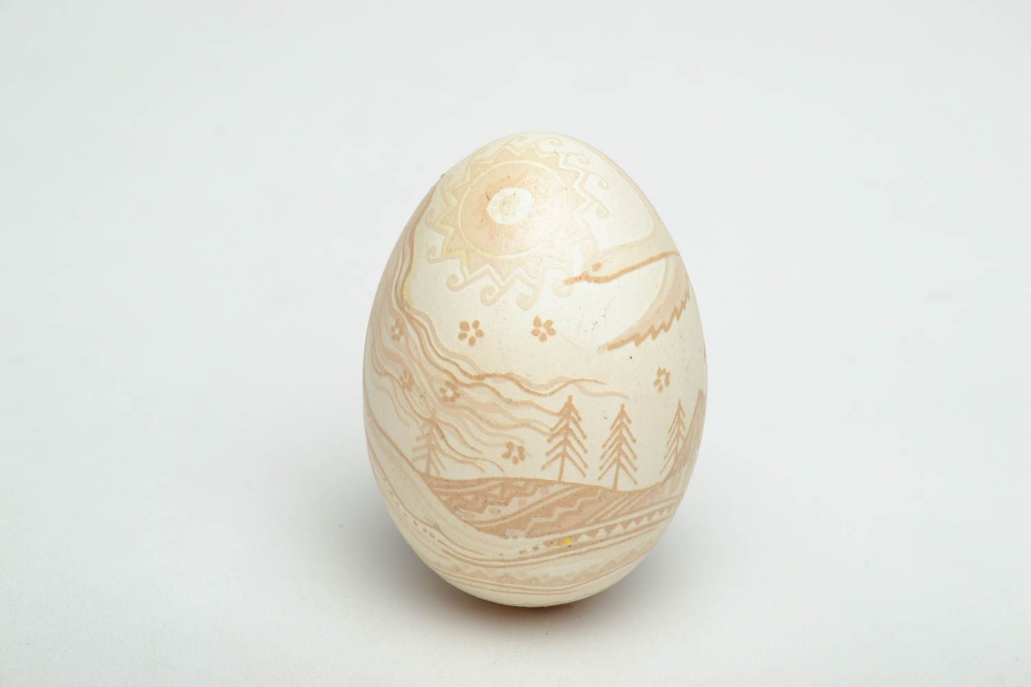 Huevo de Pascua artesanal en técnica de grabación por vinagre foto 4