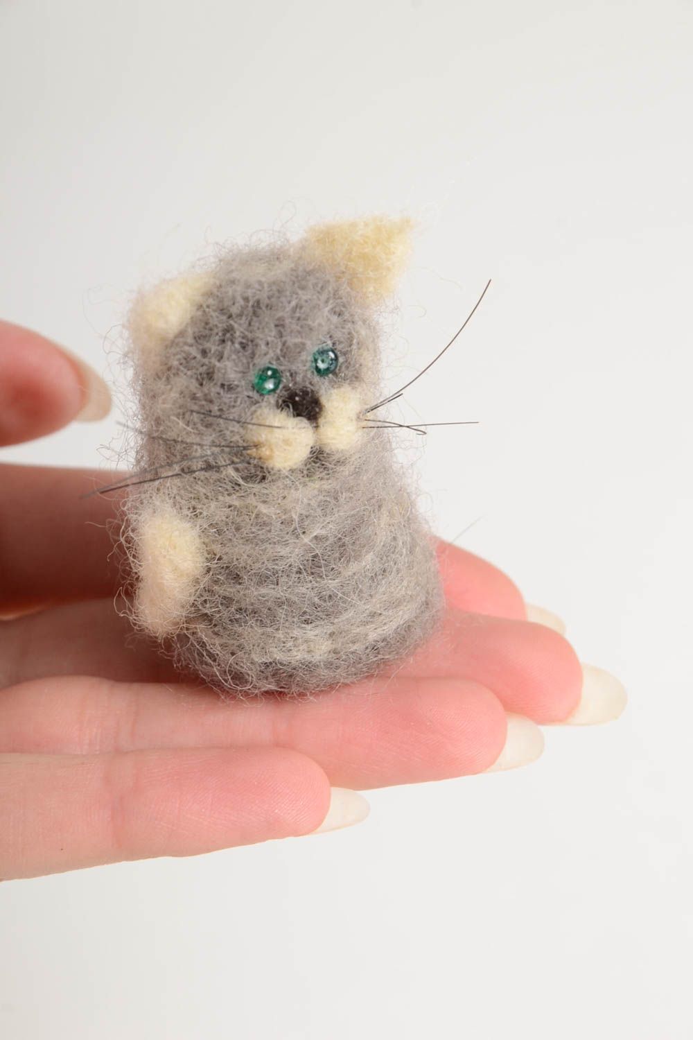 Handmade Kuscheltier Katze Filz Spielzeug Geschenk für Kinder drollig grau foto 2
