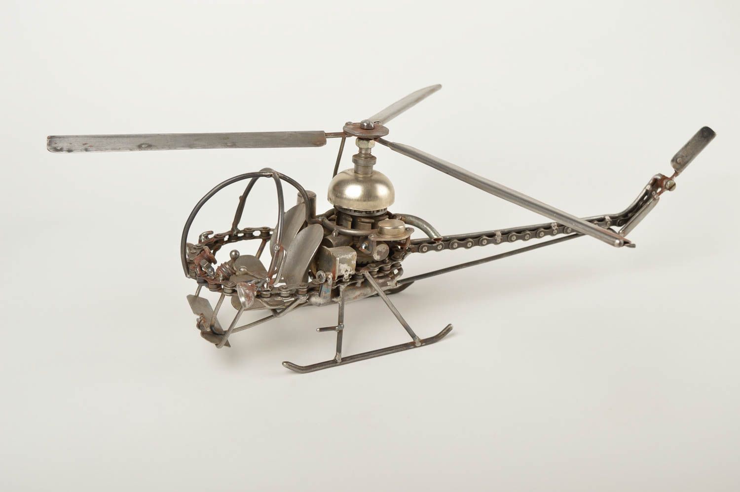 Decoro da casa fatto a mano figurina simpatica a forma di elicottero di metallo
 foto 2