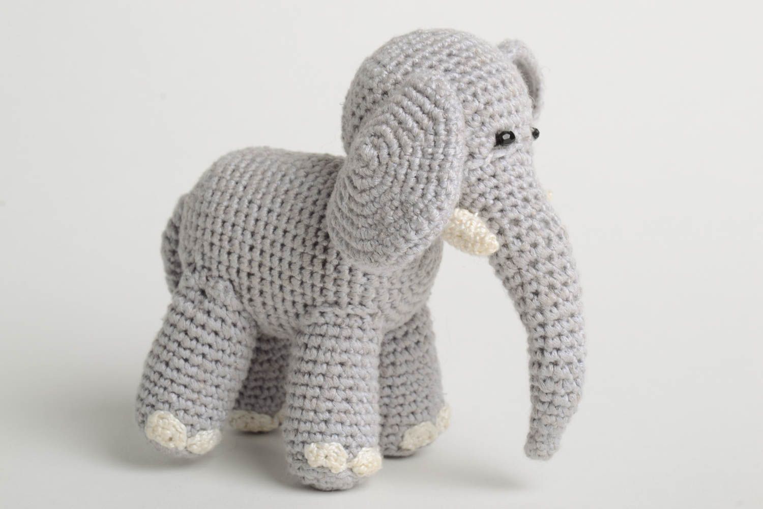 Jouet éléphant Peluche faite main Déco maison gris tricoté au crochet original photo 5