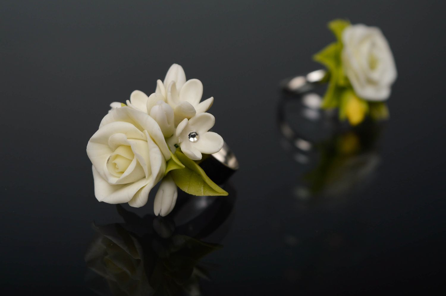 Bague fleur en porcelaine froide faite main  photo 4
