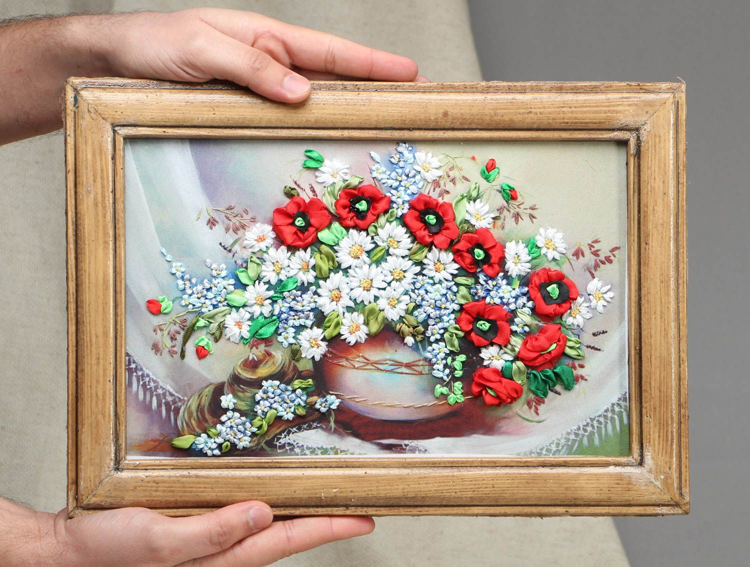 Picture embroidered with ribbons Poppies and Chamomiles photo 4