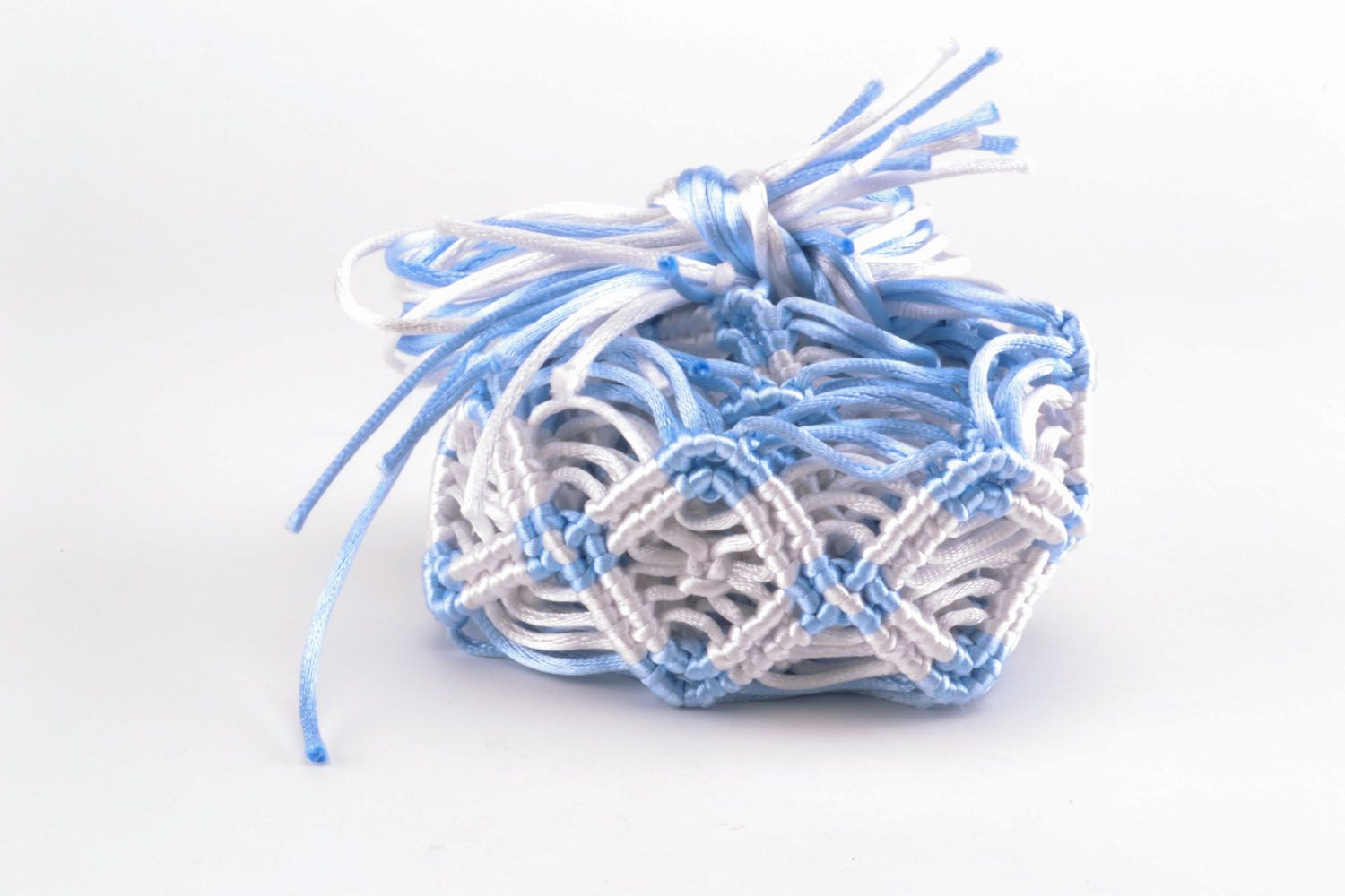 Ceinture tressée blanc bleu technique macramé photo 3