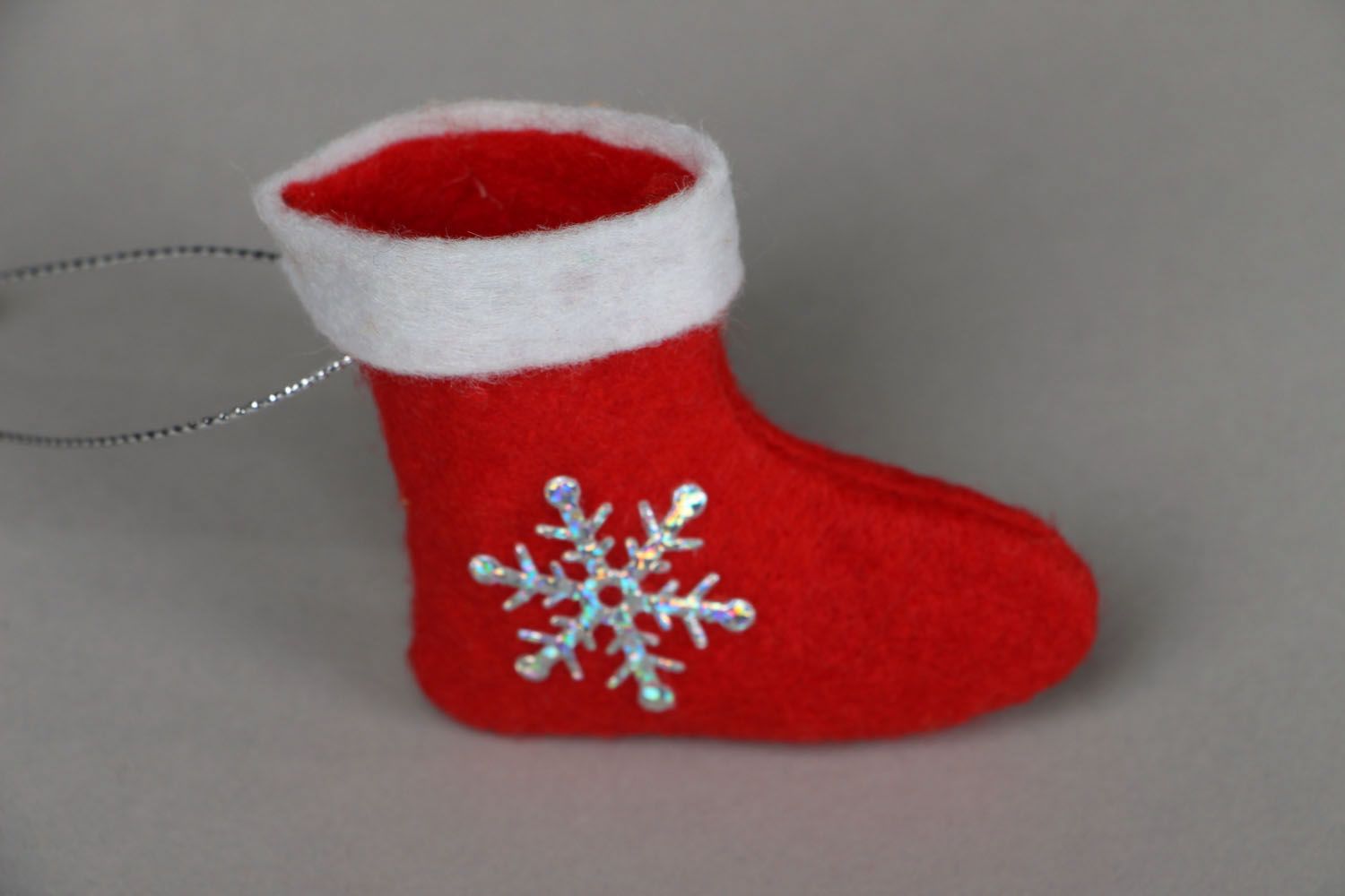 Adorno navideño de peluche en forma de bota de fieltro foto 2