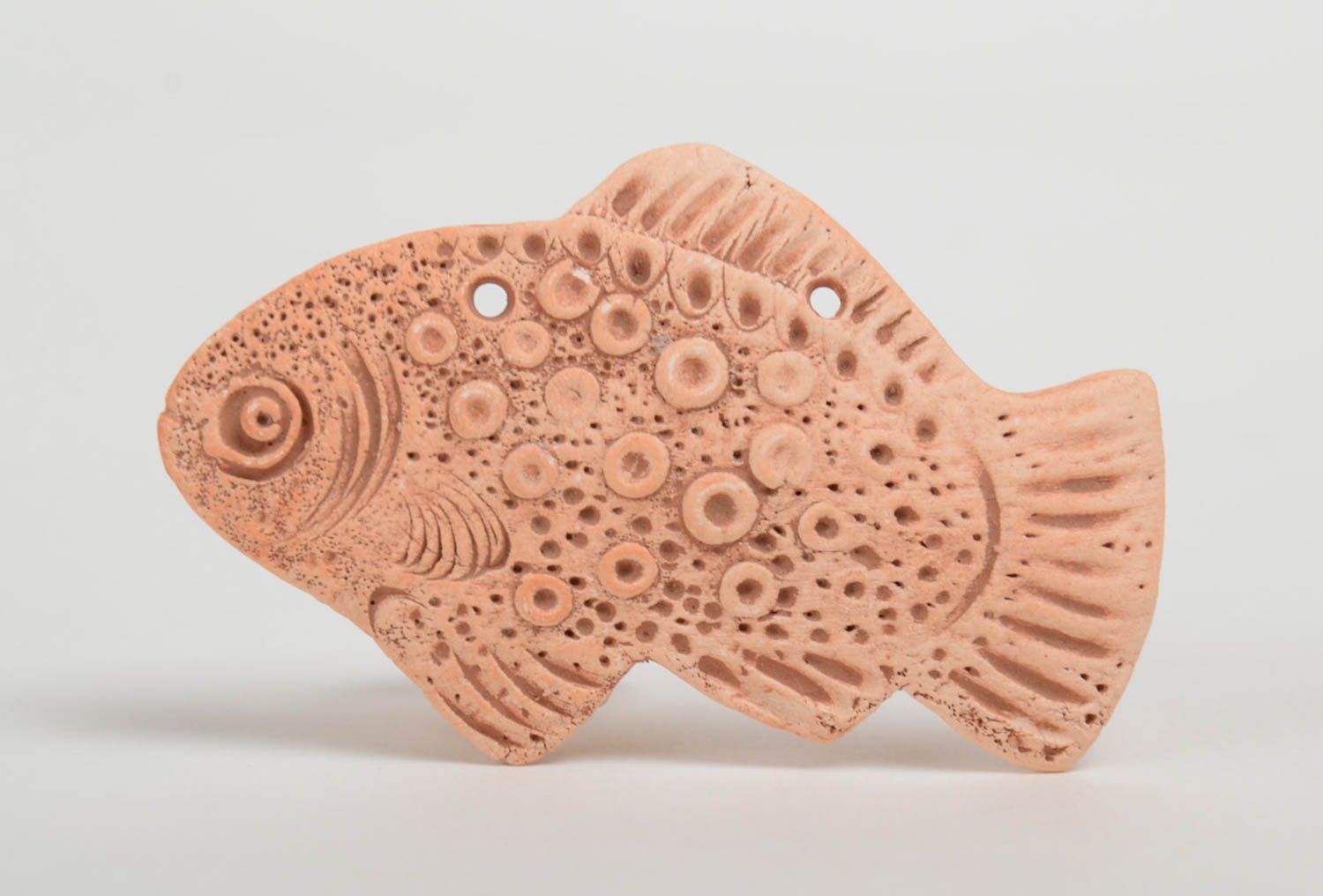 Глиняный кулон рыбка заготовка для украшения под роспись рельефная хенд мейд фото 2