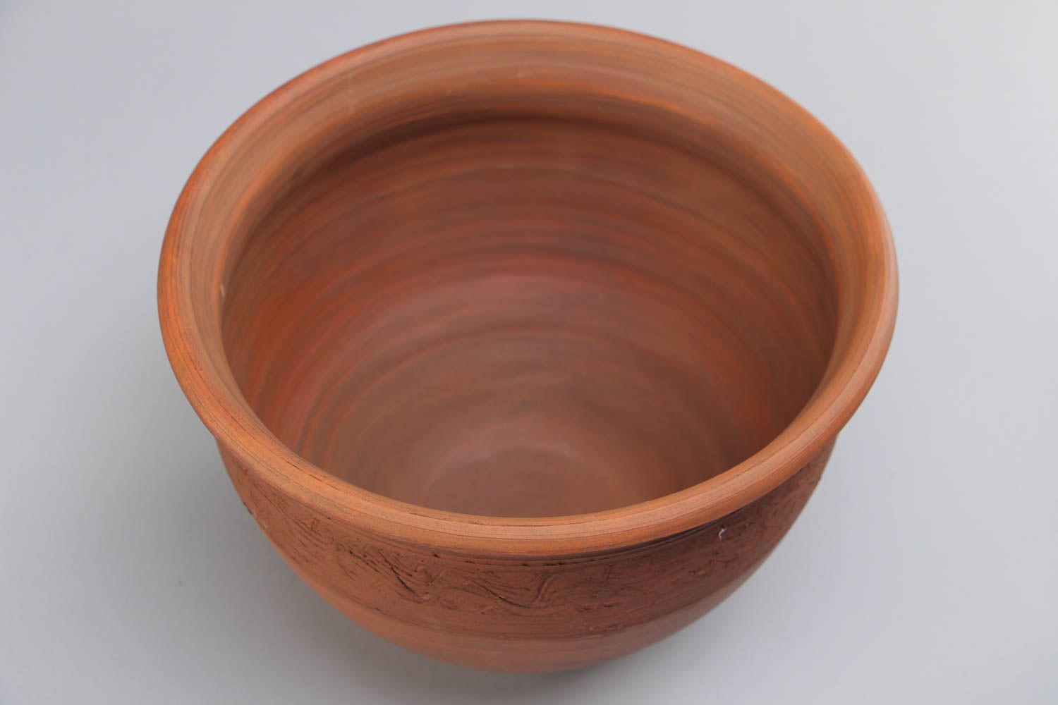 Large handmade clay pot kilned with milk for serving dishes photo 3