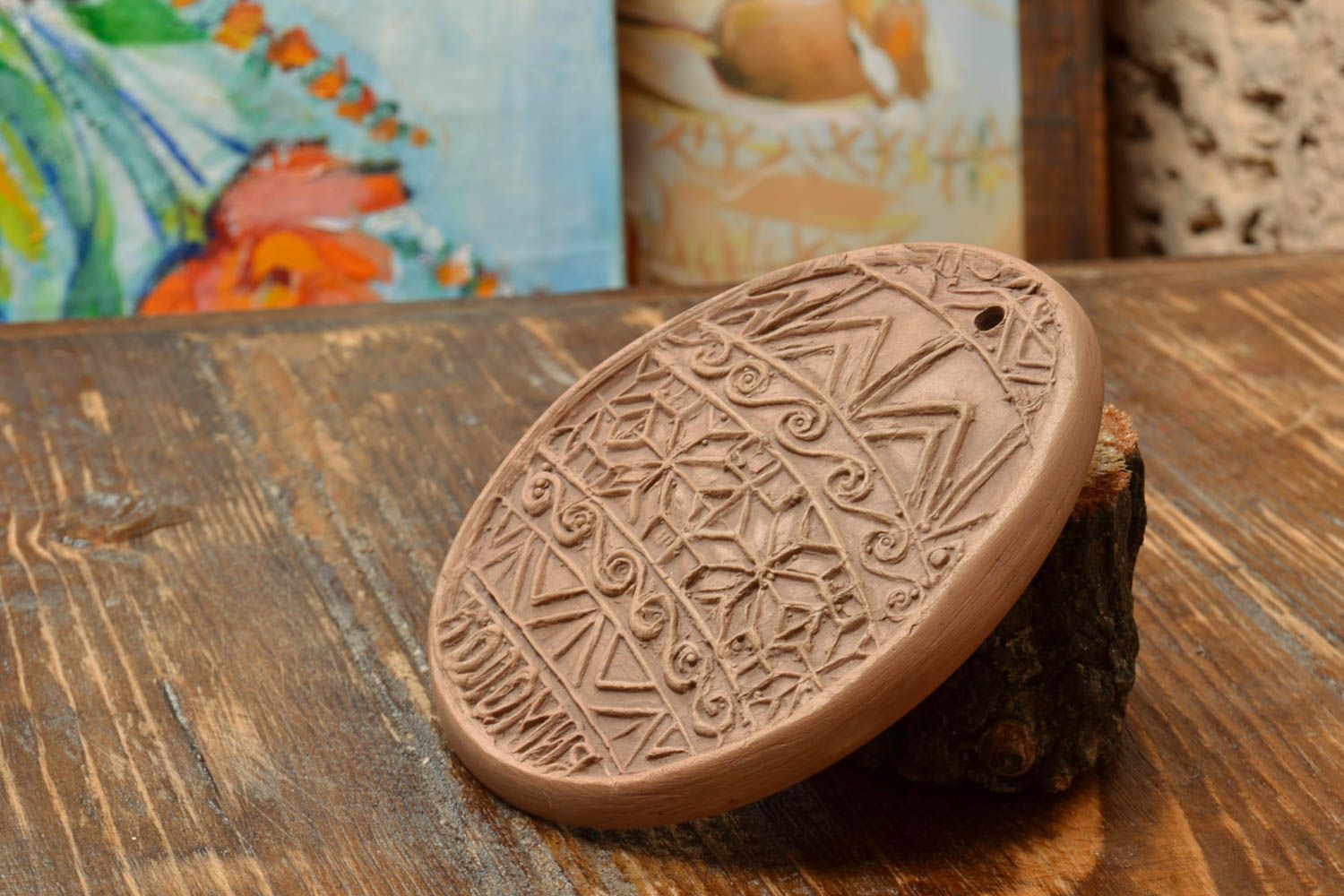Handgemachter keramischer Deko Anhänger mit Muster Wandbild in Form vom Osterei foto 1