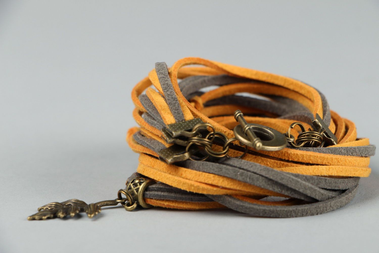Bracelet en daim orange-gris Automne fait main photo 1