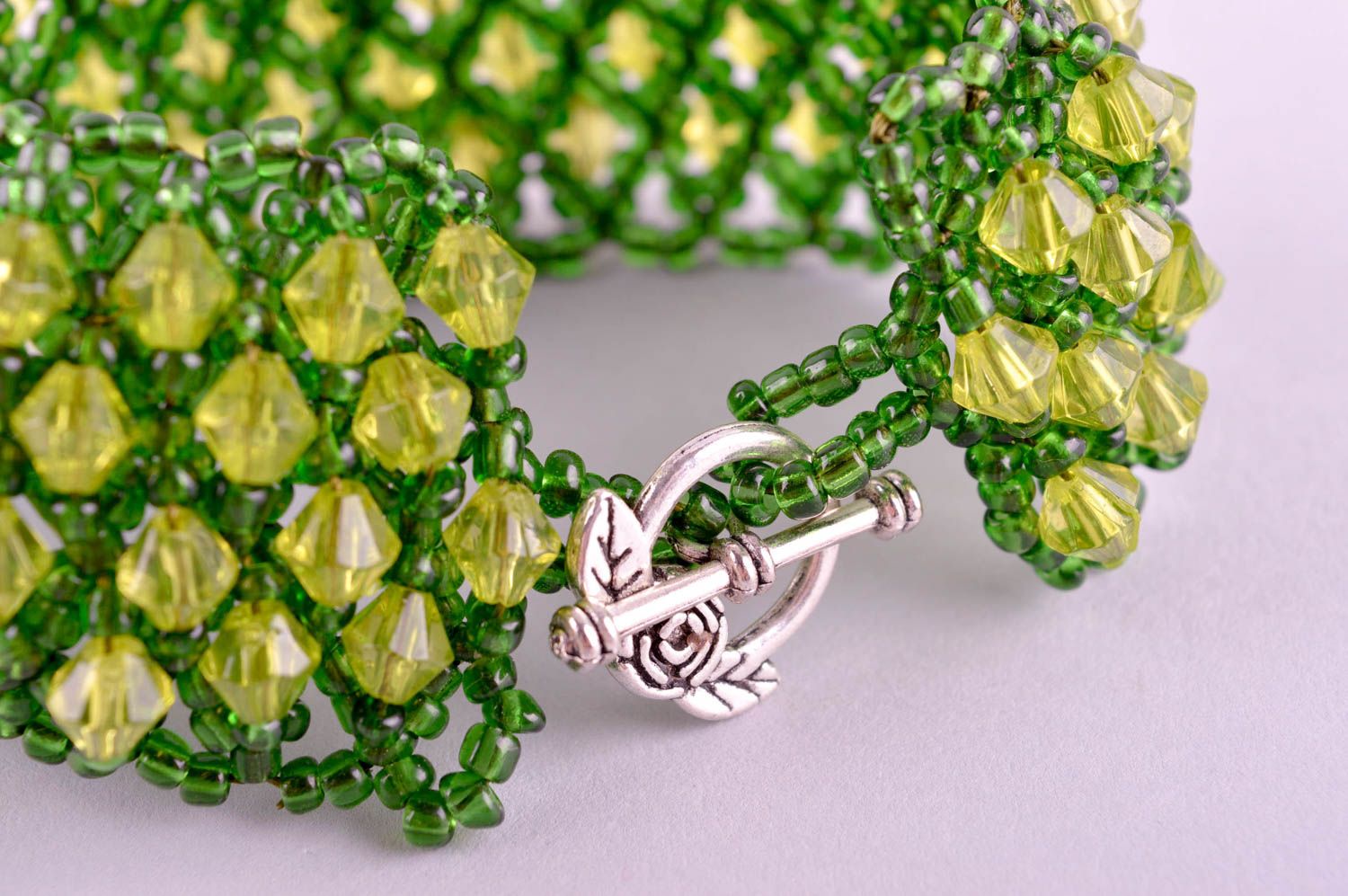 Bracelet en perles de rocaille Bijou fait main large vert Cadeau femme photo 4