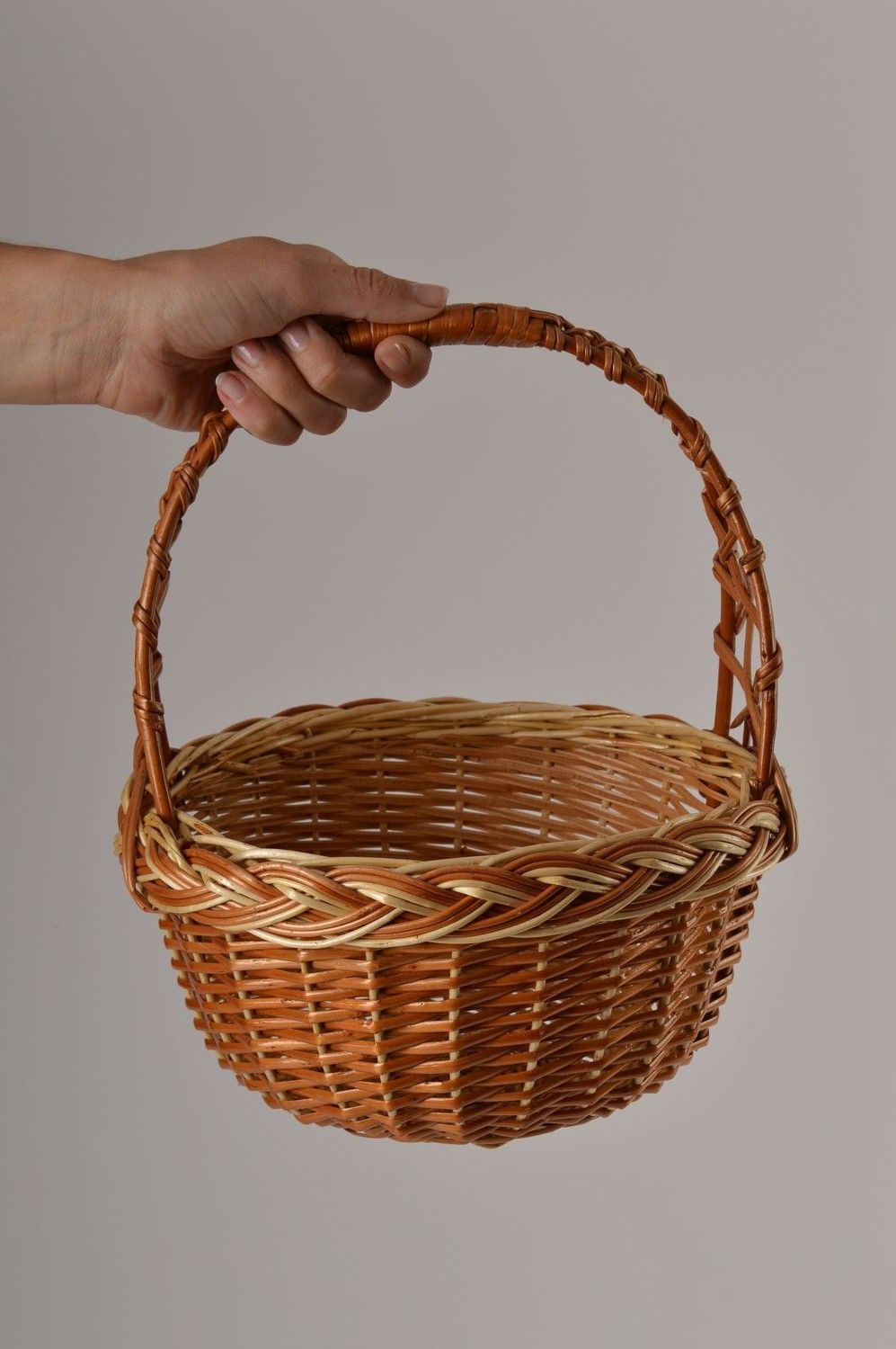 Плетеная корзина маленькая ручной работы изделие из лозы подарок женщине фото 5