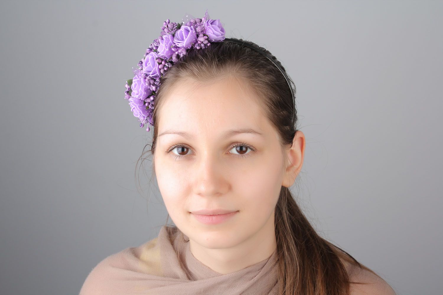 Serre-tête à fleurs fait main en feutrine et silicone violet Délicatesse photo 5