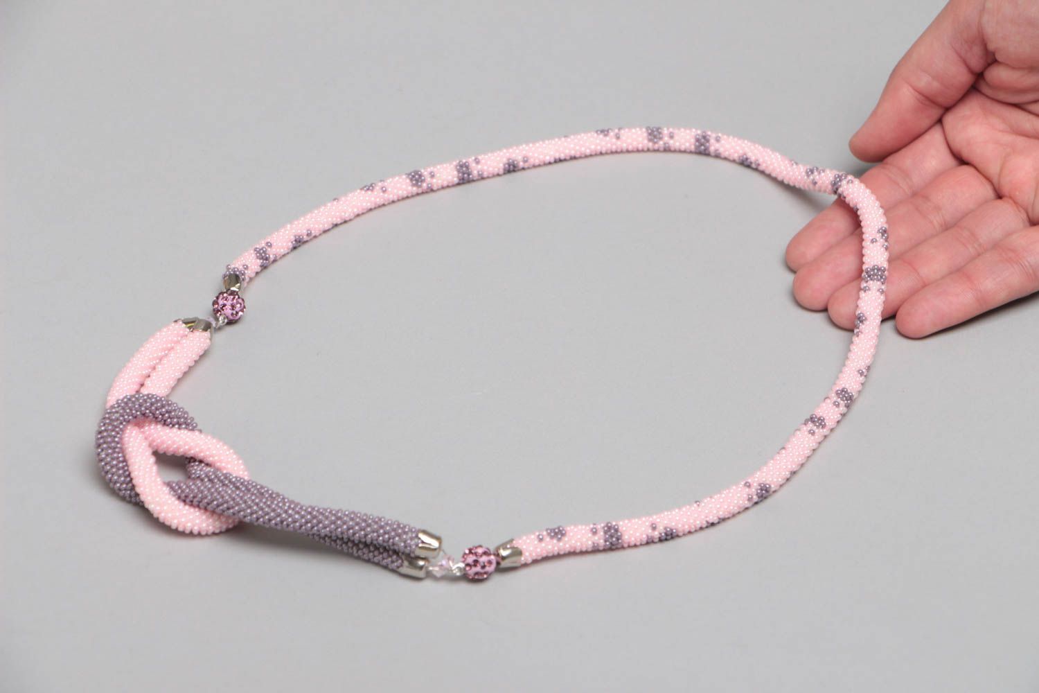 Бисерный жгут ручной работы двухцветный розово-сиреневый тонкий красивый фото 5