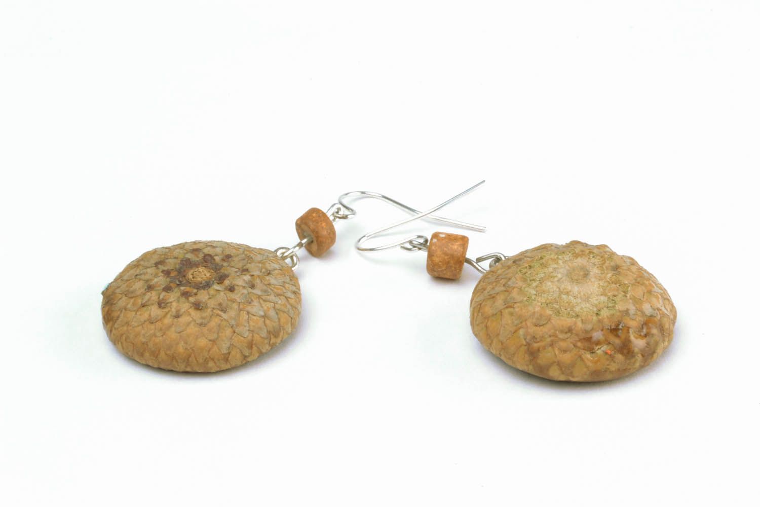 Earrings made of acorns and daisies photo 5