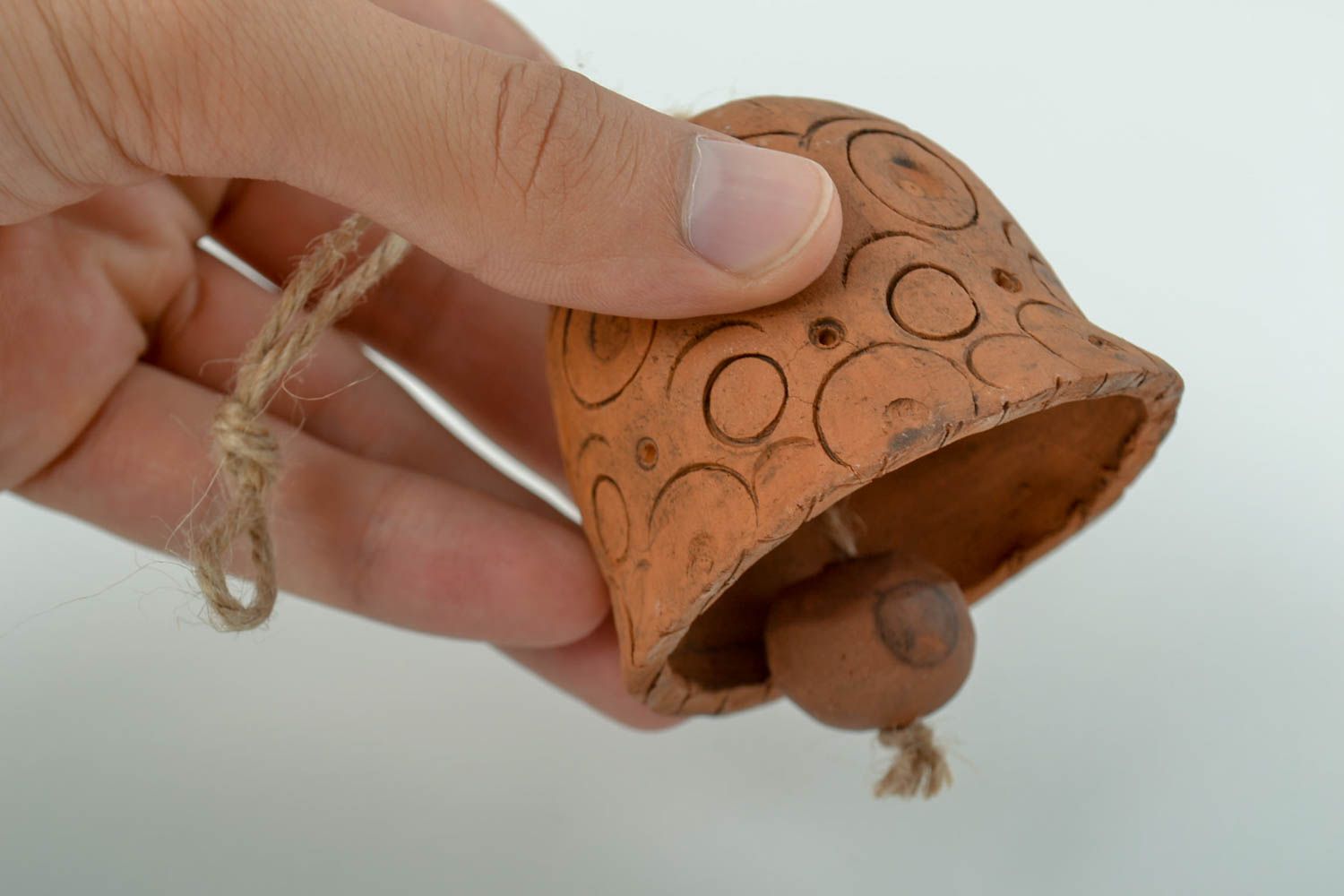 Campanello decorativo etnico fatto a mano in ceramica souvenir in terracotta foto 4