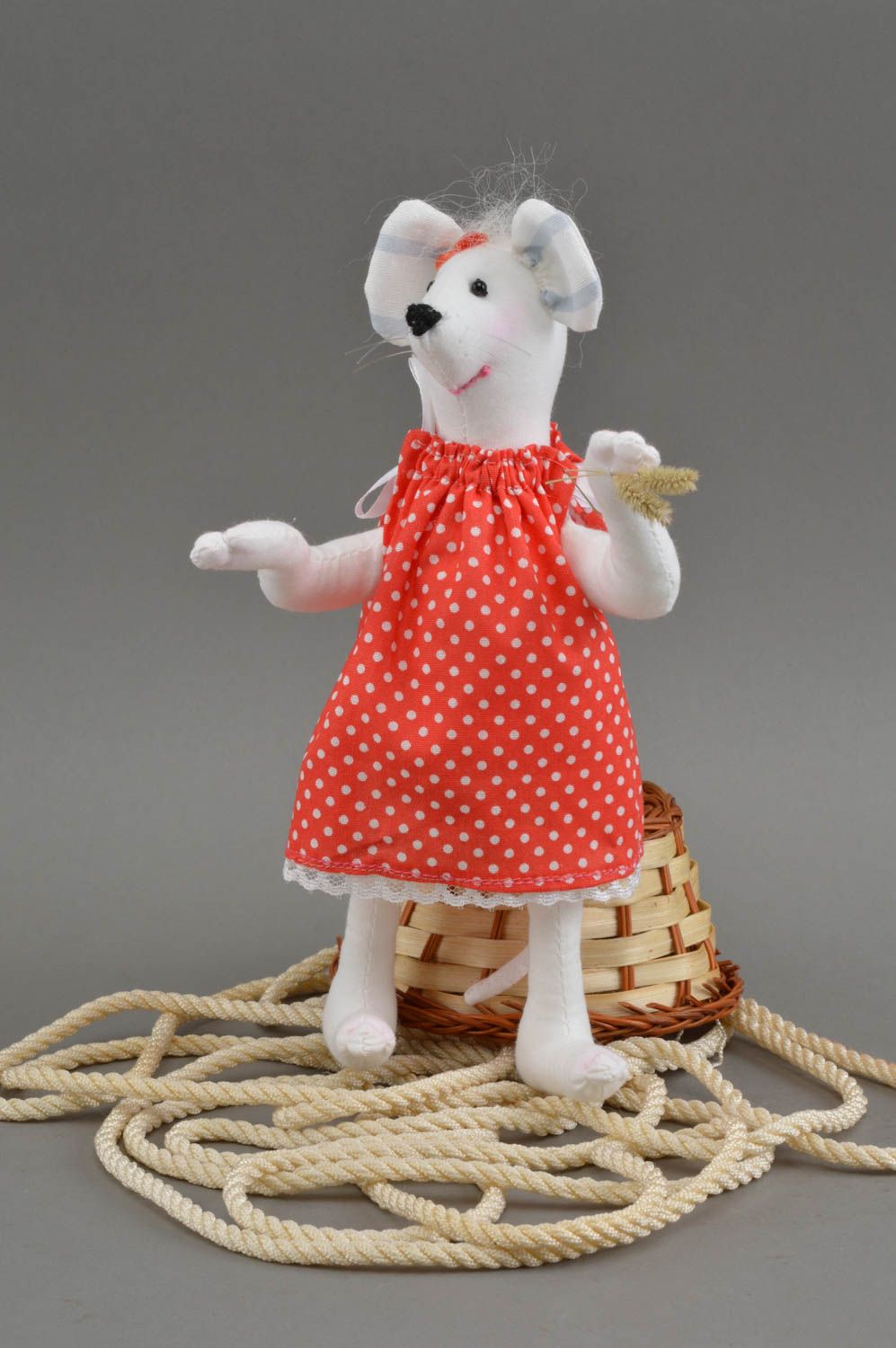 Poupée souris en tissu faite main en robe de calicot jouet original pour enfant photo 1
