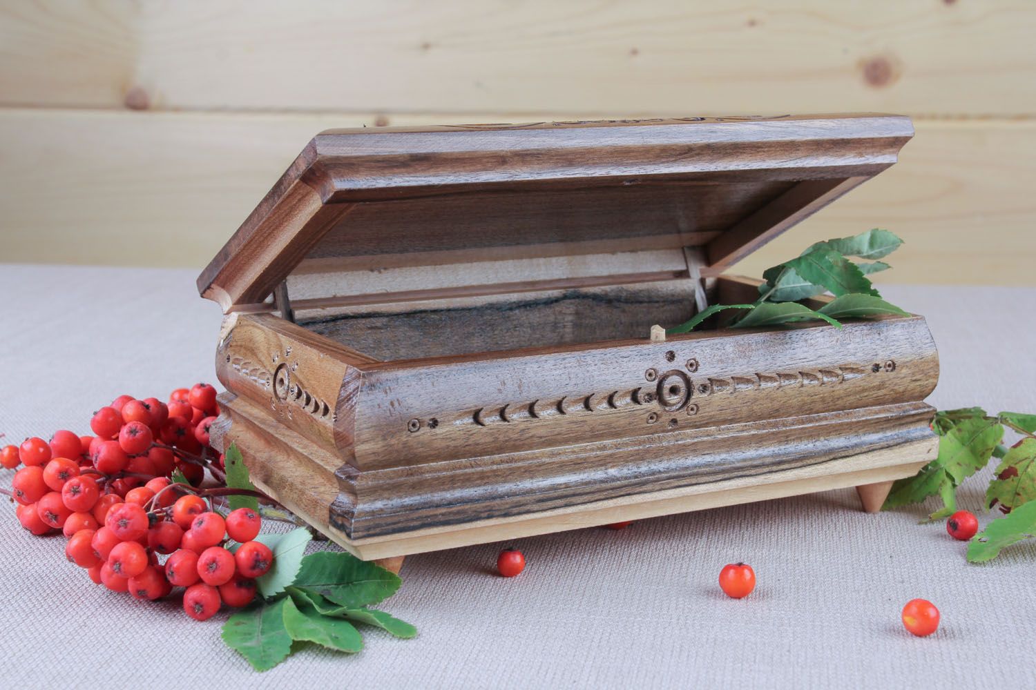 Wooden jewelry box photo 5