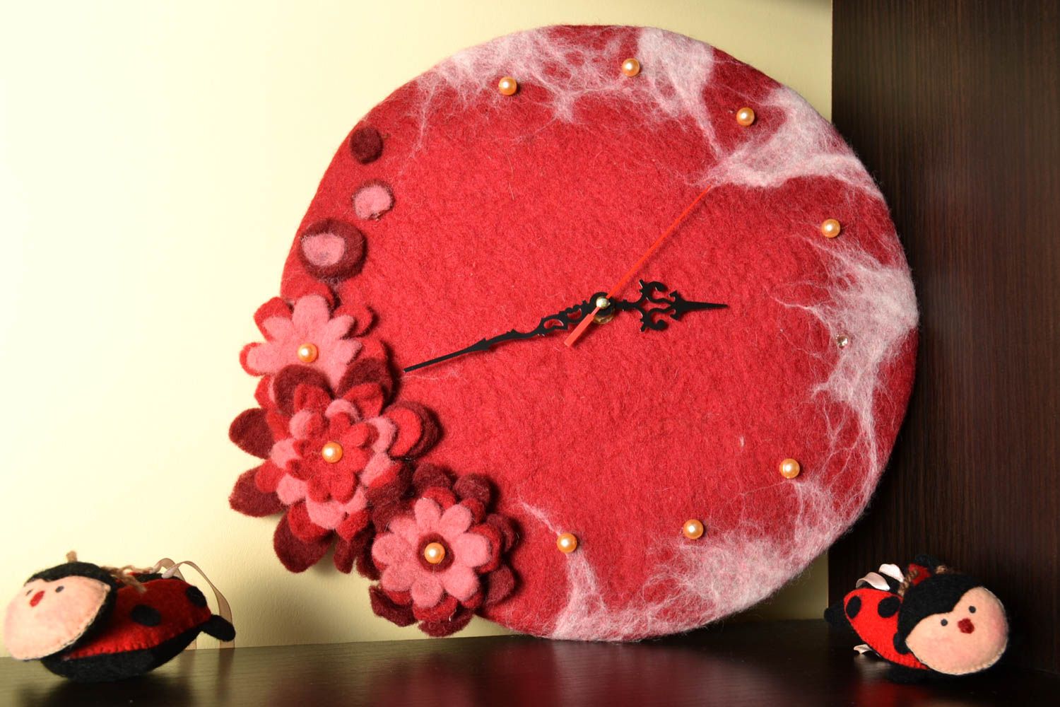 Часы ручной работы часы на кухню необычные часы красные настенные часы круглые фото 1