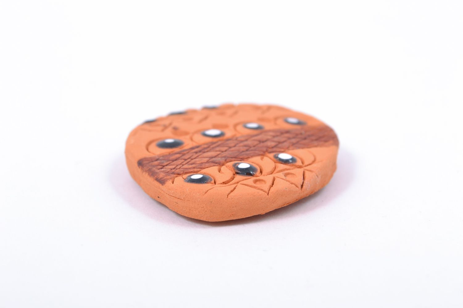 Magnet de frigo en terre cuite brun ovale de style ethnique fait à la main photo 5