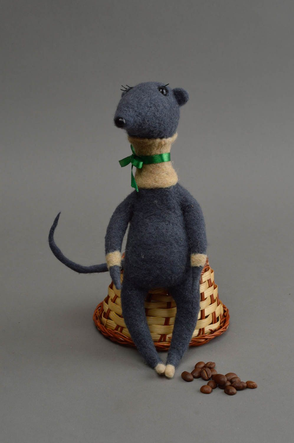 Мягкая игрушка мышка с шарфиком ручной работы из шерсти для детей и декора дома фото 1