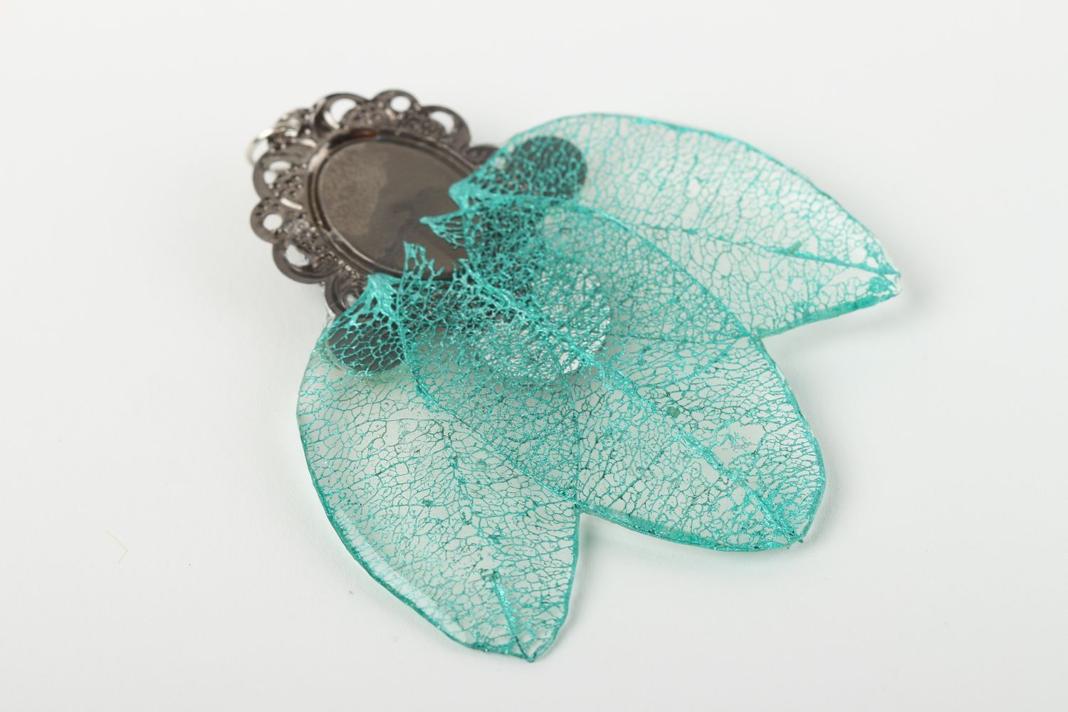 Ciondolo con foglie fatto a mano pendente originale accessorio da donna foto 4