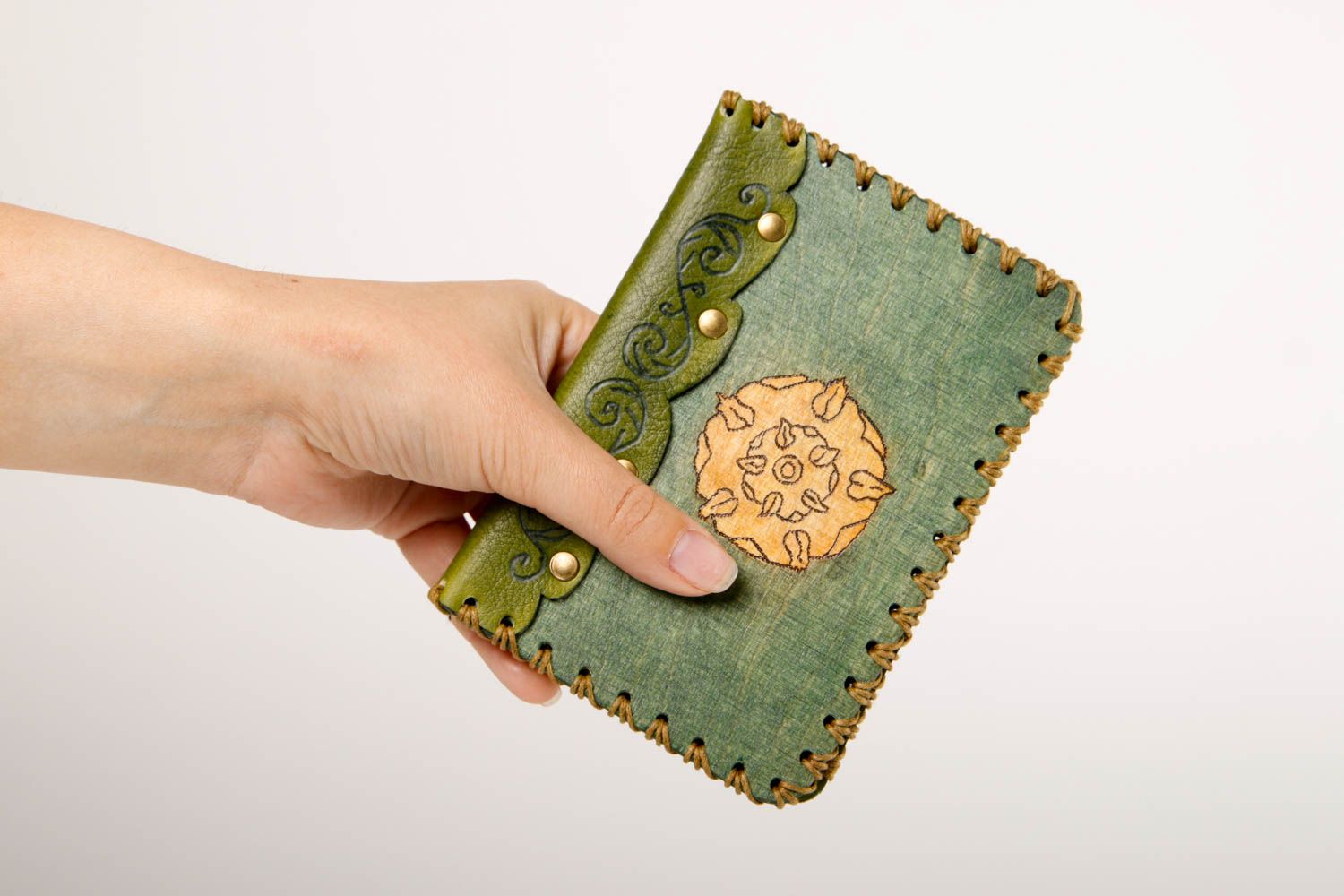 Porte-passeport fait main Couvre passeport en cuir vert design Cadeau original photo 2