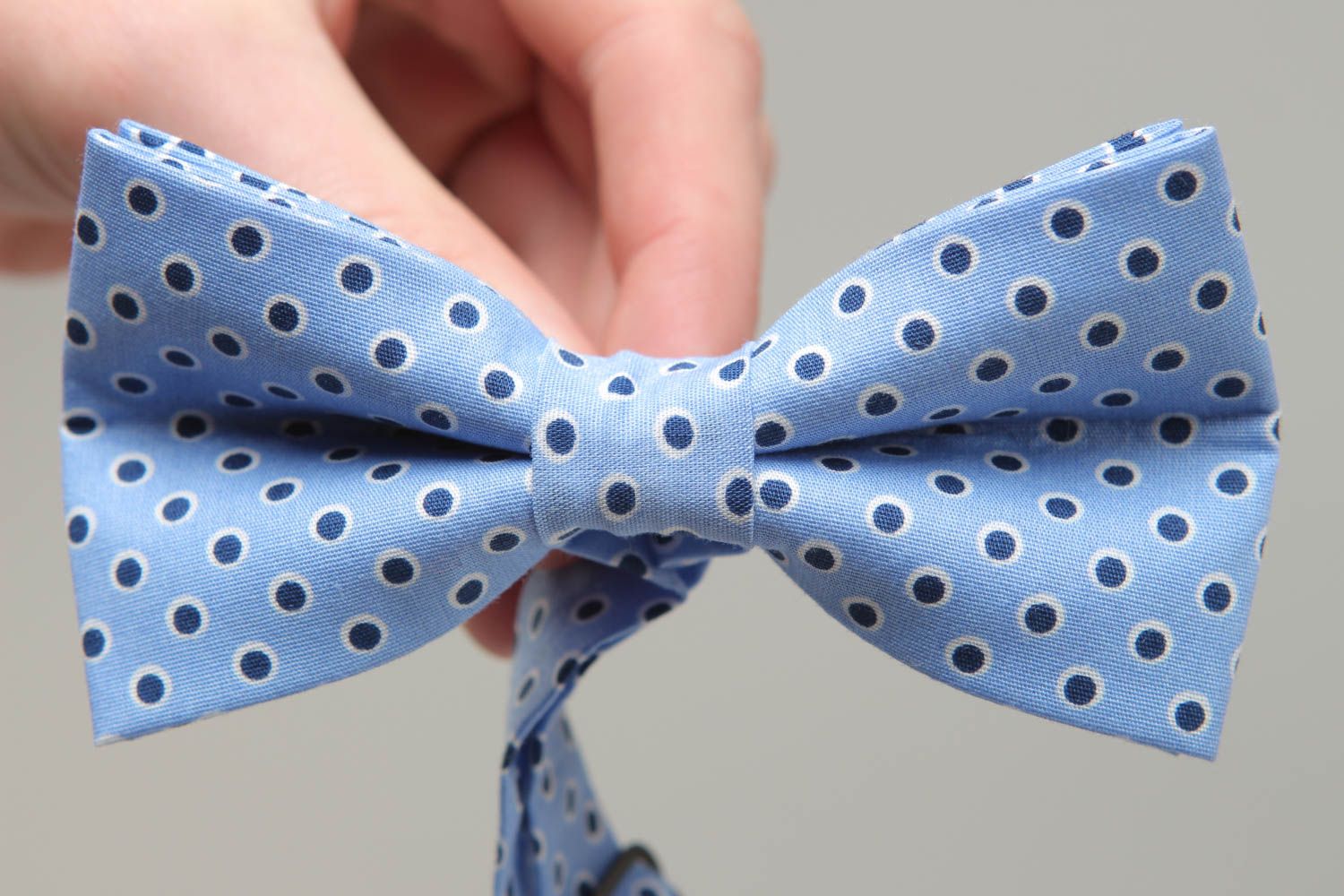 Blue polka dot fabric bow tie photo 4