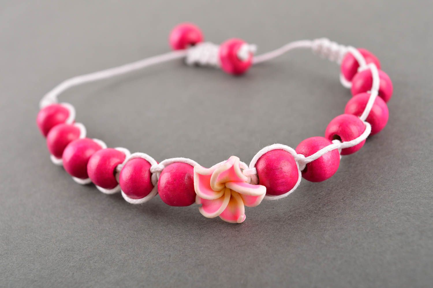 Bracelet bois Bijou fait main rose original design Accessoire femme perles photo 3