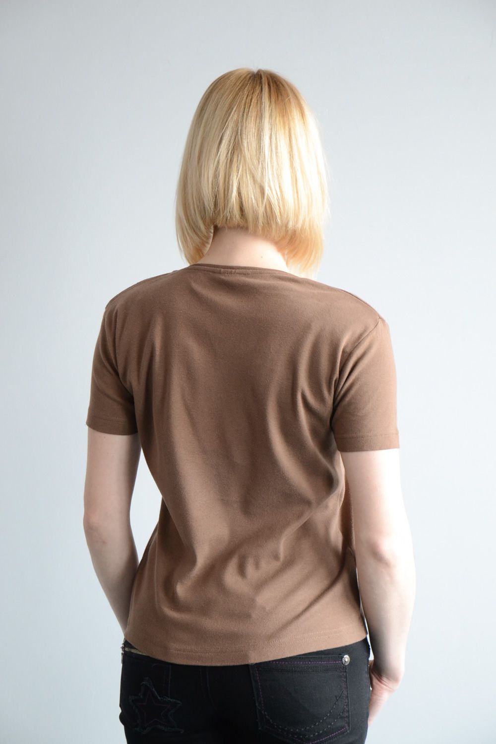 Tee-shirt en coton marron avec dessin imprimé original fait main pour femme photo 4