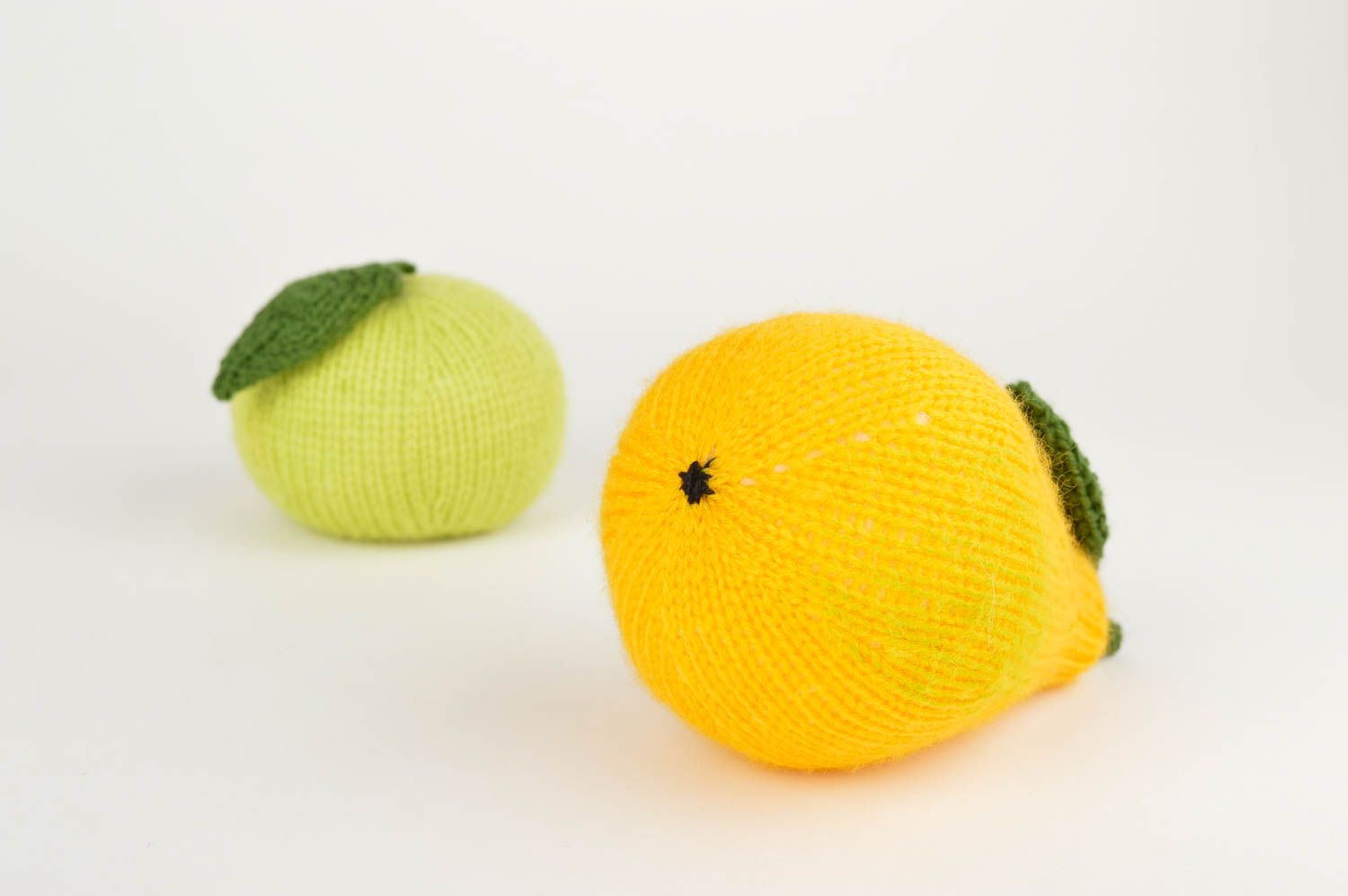 Игрушки-фрукты хэнд мэйд мягкие игрушки вязаные фрукты груша и яблоко набор фото 3