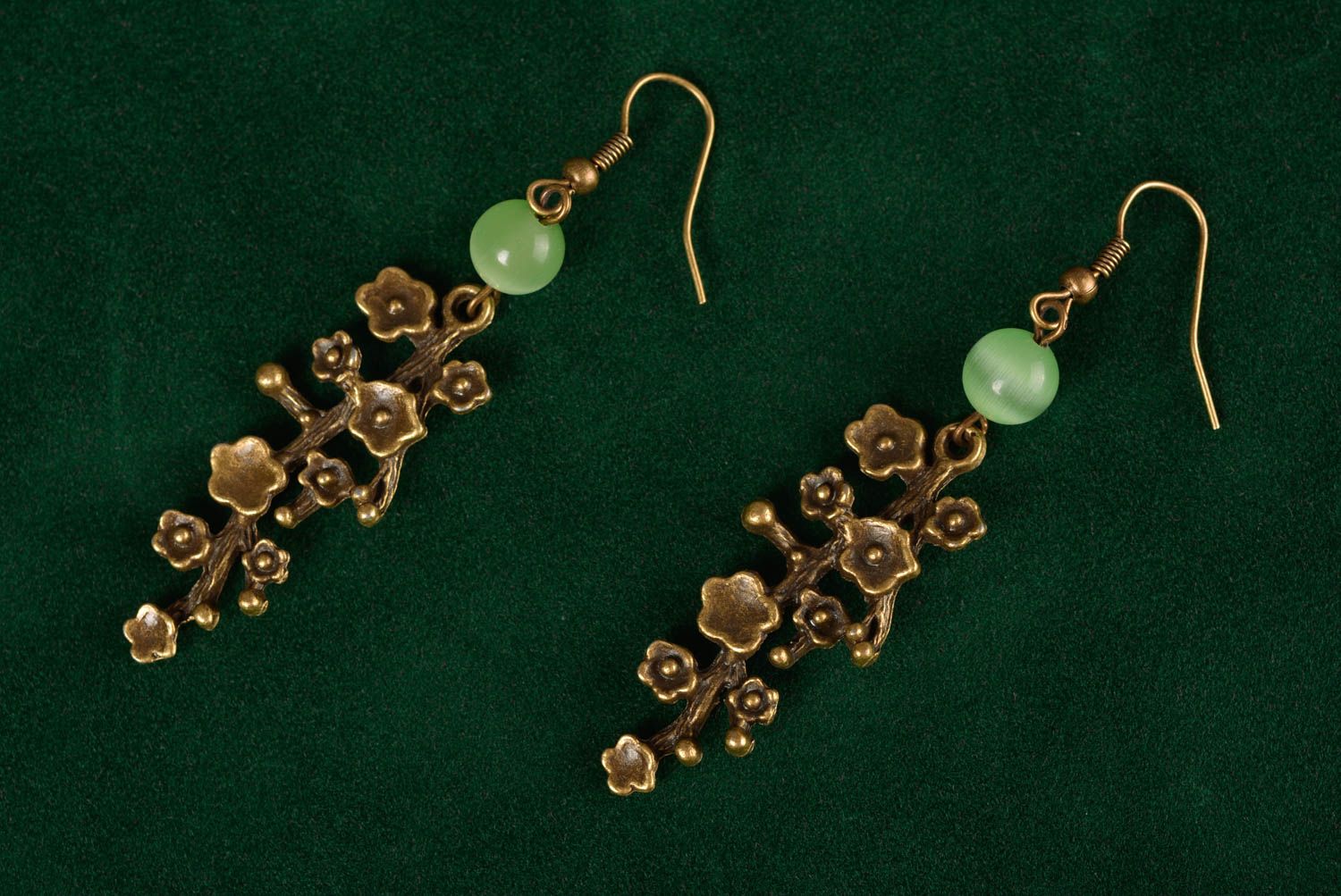 Lange Ohrringe mit echtem Stein in Grün handmade originell schön für Frauen foto 1