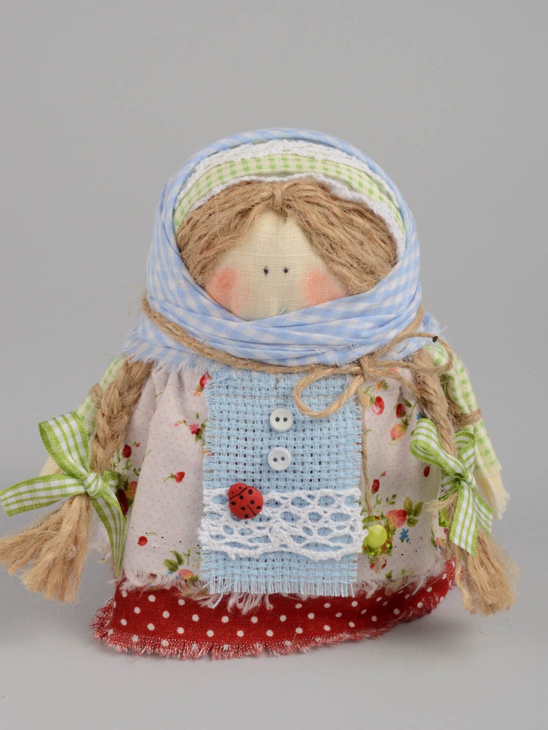 Kleine ethnische Puppe aus Textil handmade künstlerisch Schmuck für Dekor foto 2