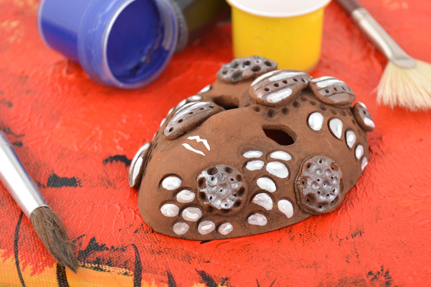 Handmade painted volume wall pendant souvenir mask made of clay photo 1