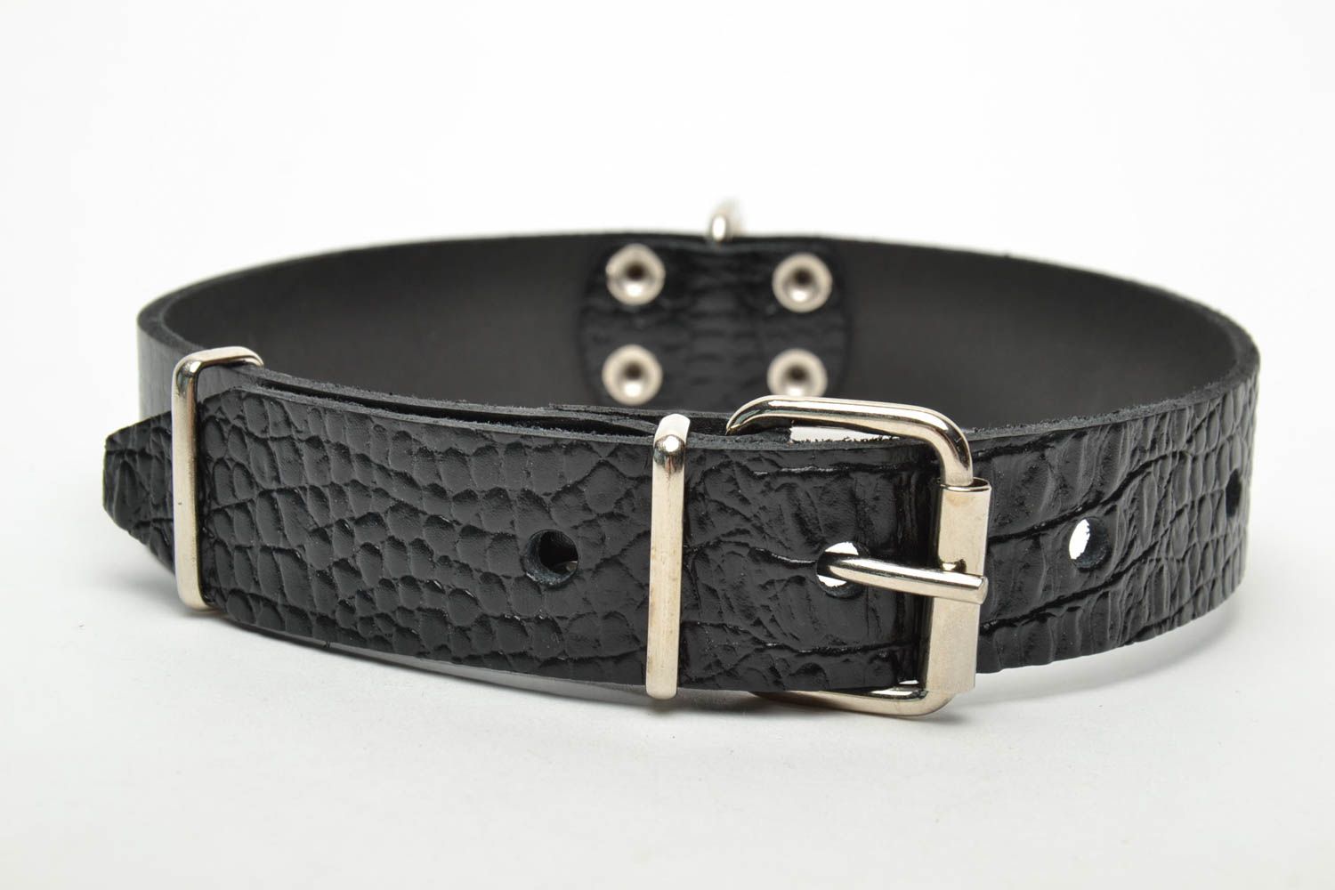 Leather dog collar with adjustable length photo 2