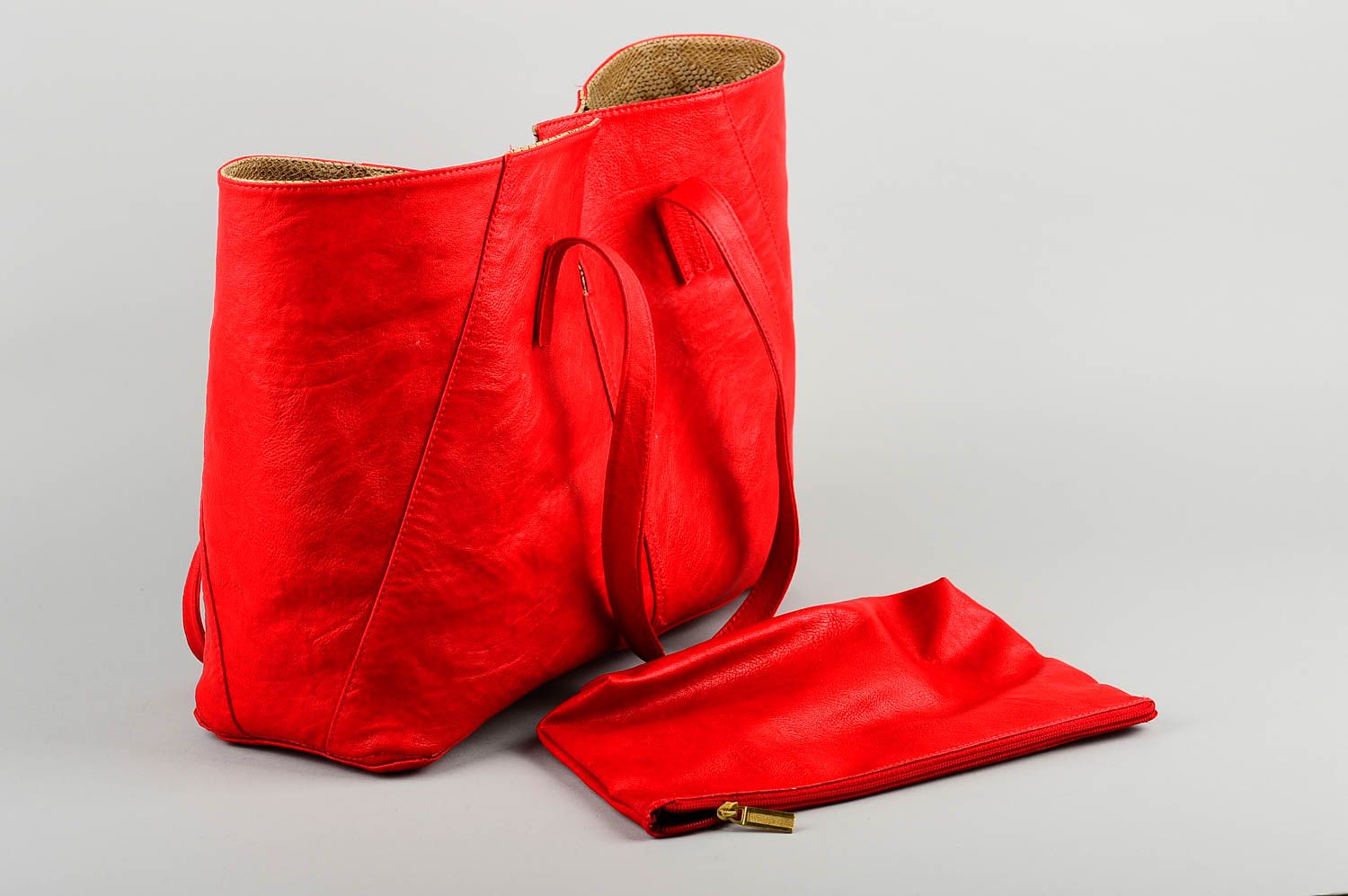 Сумка ручной работы сумка на плечо из кожзама женская сумка красная стильная фото 3
