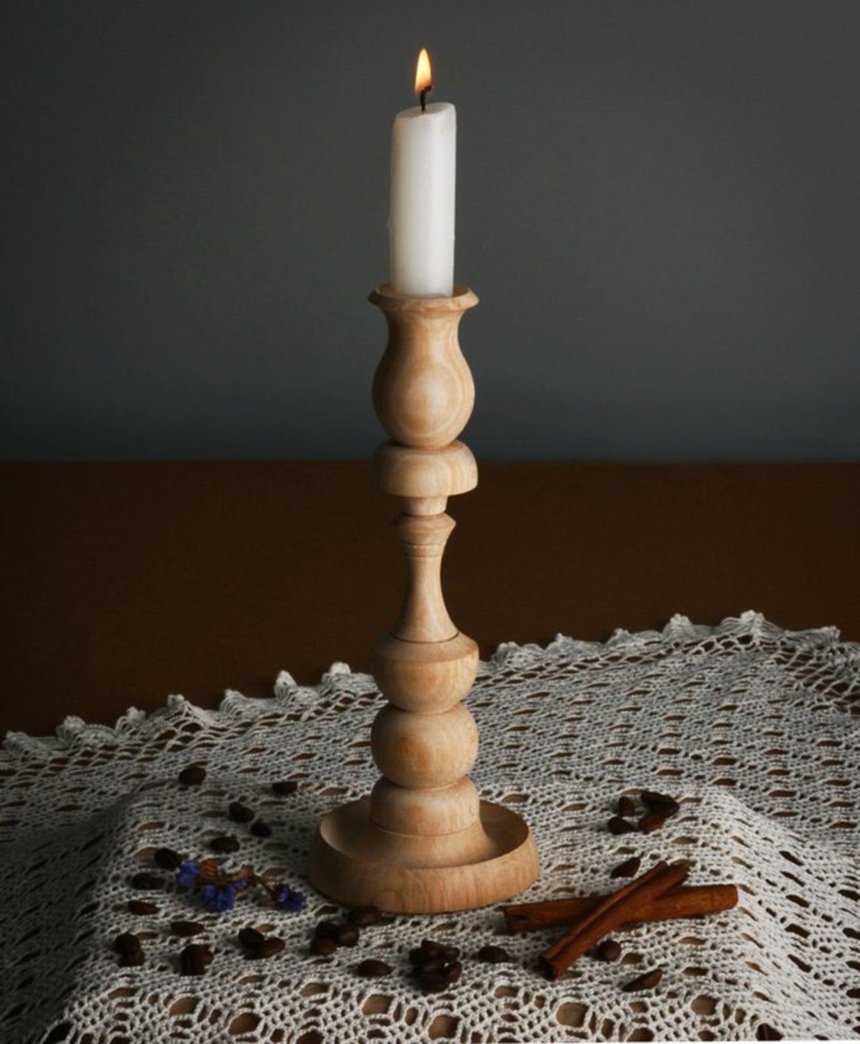 Candeliere in legno fatto a mano candelaio dipinto portacandele di legno
 foto 1