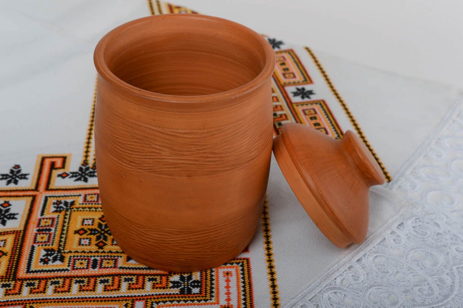 Pote con tapa hecho a mano de cerámica utensilio de cocina vasija de arcilla foto 1