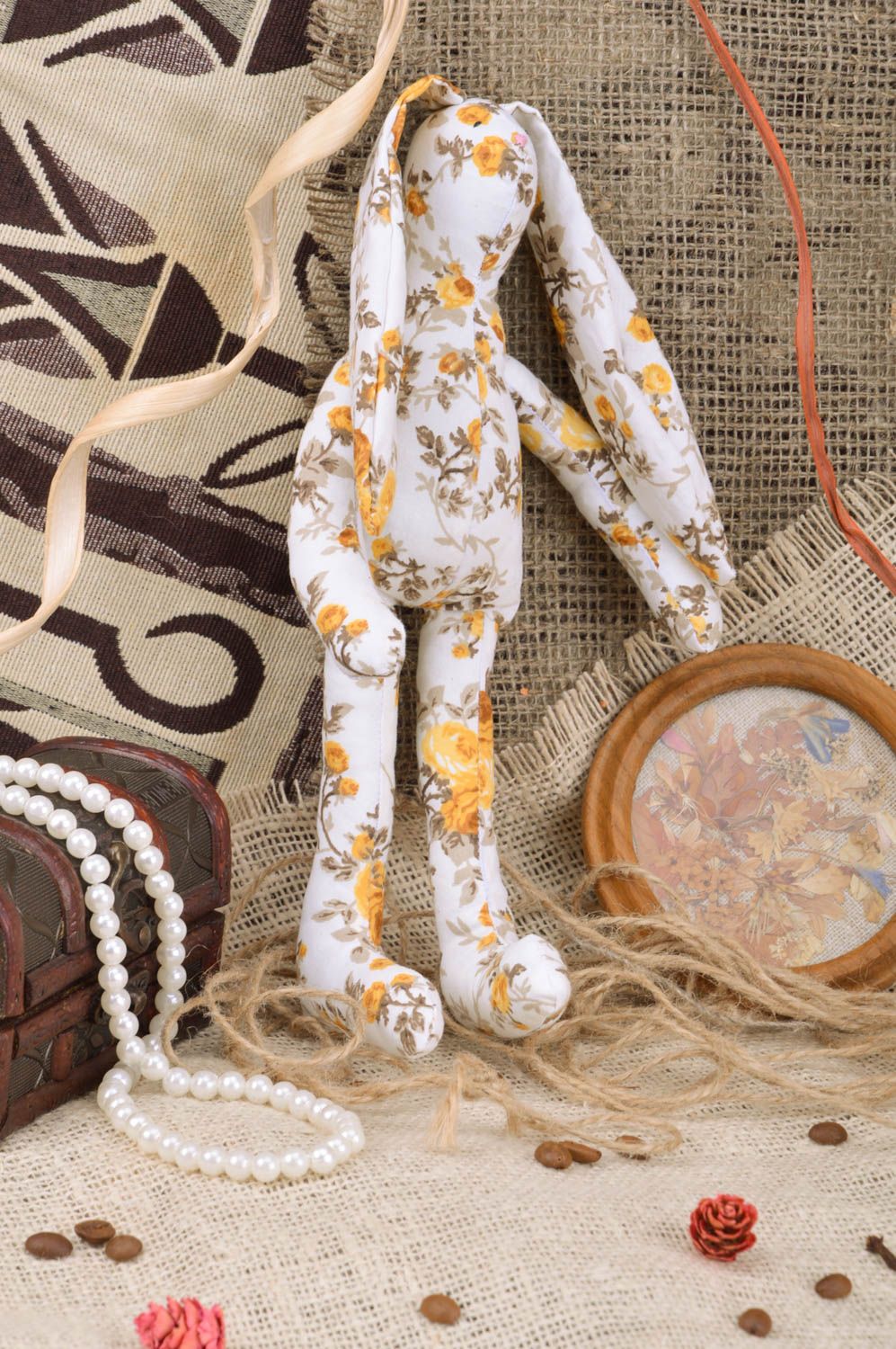 Jouet mou en tissu de coton fait main design original pour enfant Lapin floral photo 1