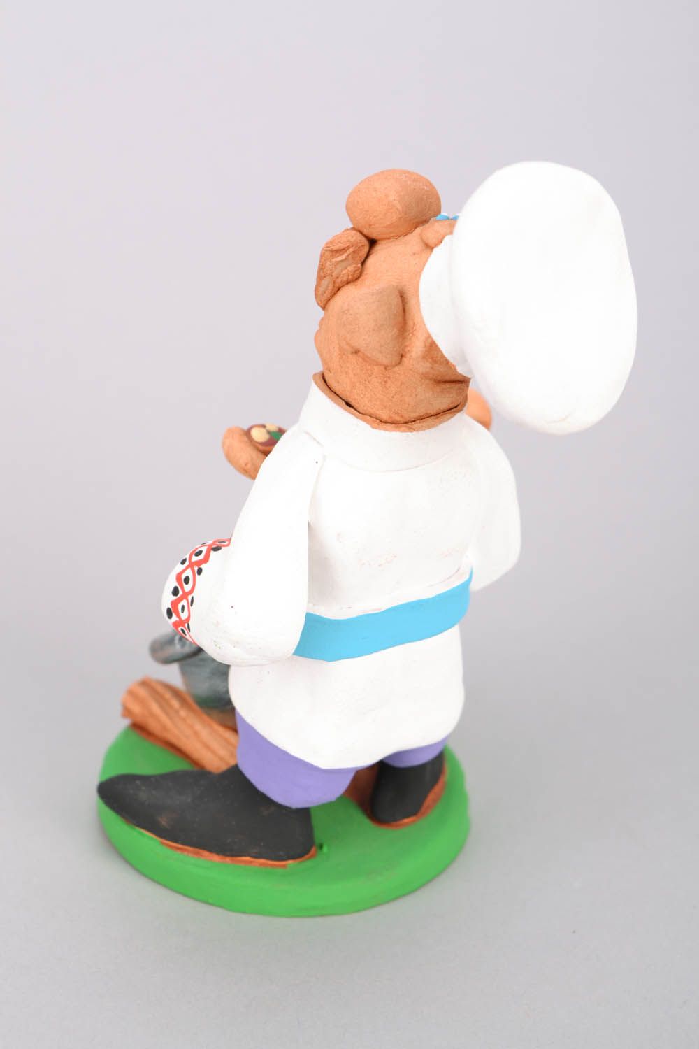 Funny clay statuette The Cook Is Making Borsch photo 5