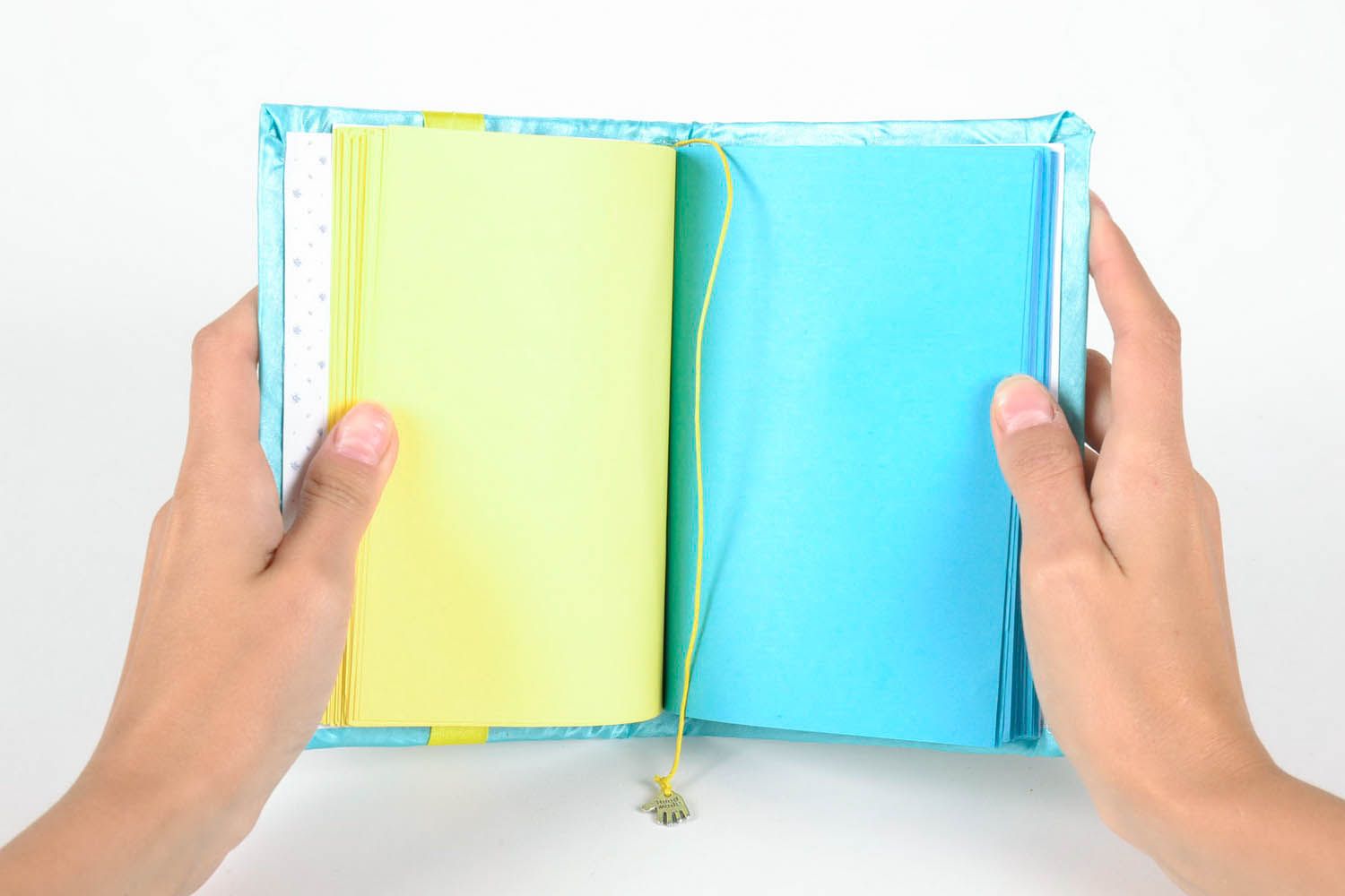 Notizbuch handmade mit weichem Einband und Lesezeichenband foto 3