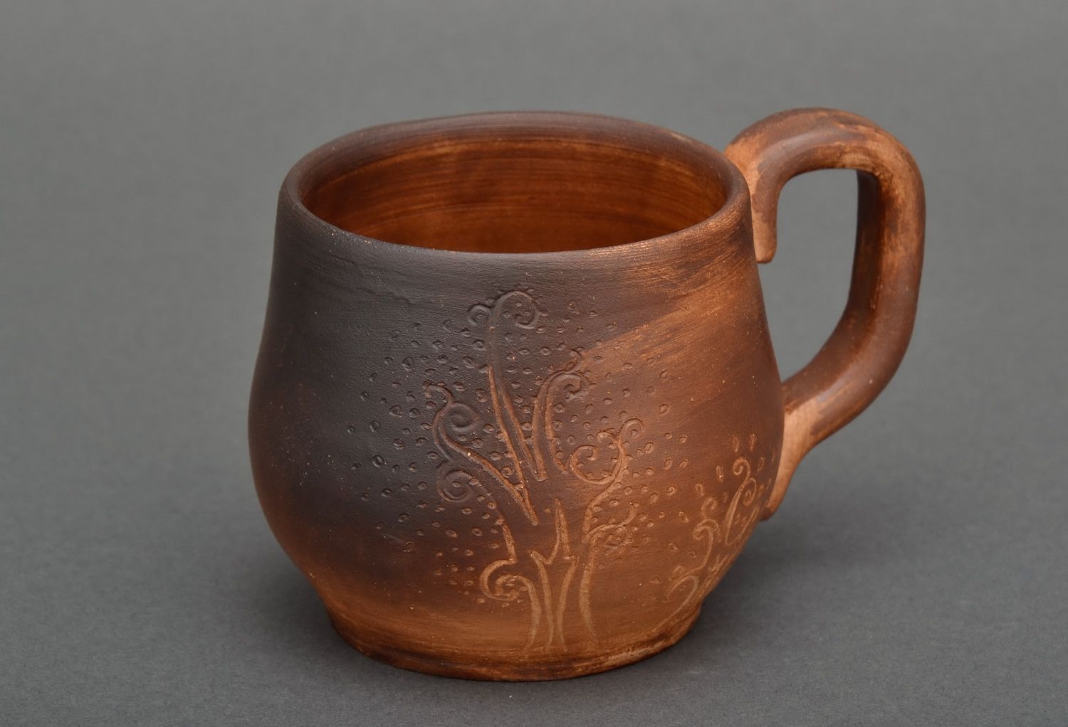 8 oz clay brown cup in pot shape with handle and handmade pattern photo 2